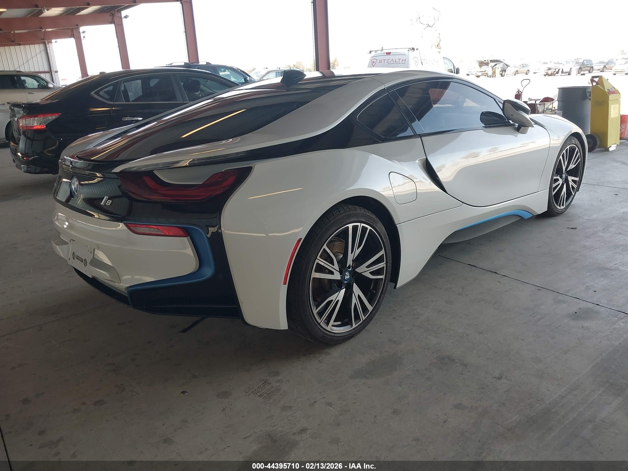 2014 Bmw I8   White vin: WBY2Z2C56EVX64879