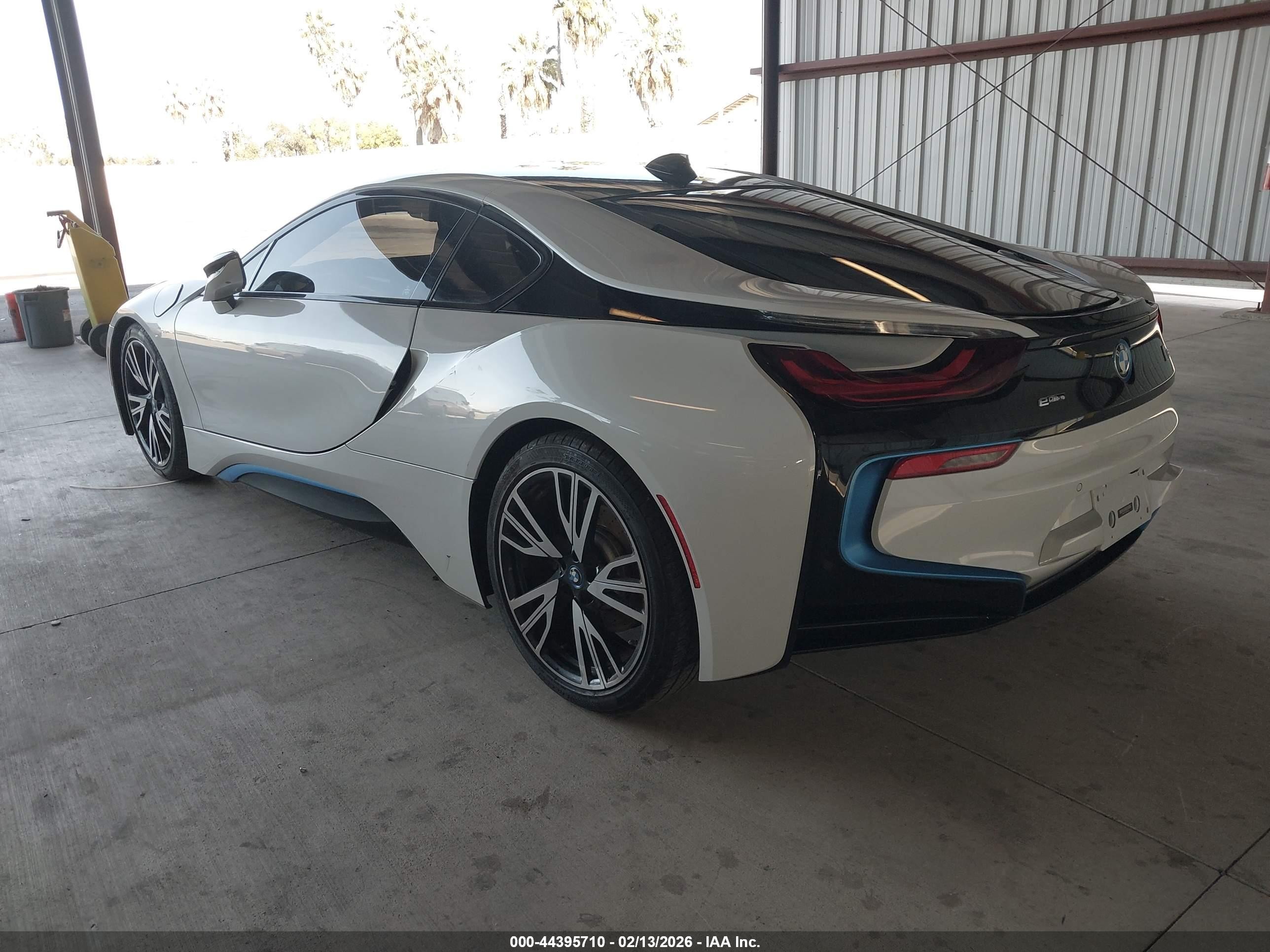 2014 Bmw I8   White vin: WBY2Z2C56EVX64879