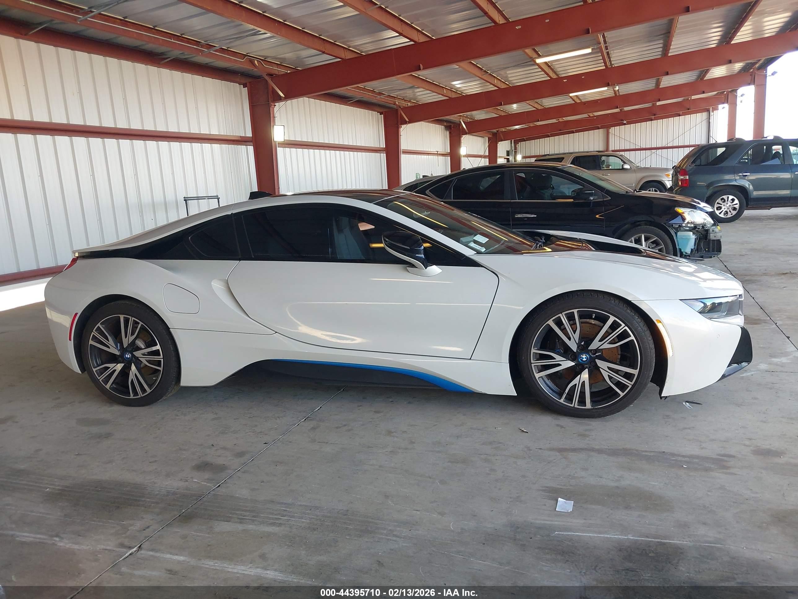 2014 Bmw I8   White vin: WBY2Z2C56EVX64879
