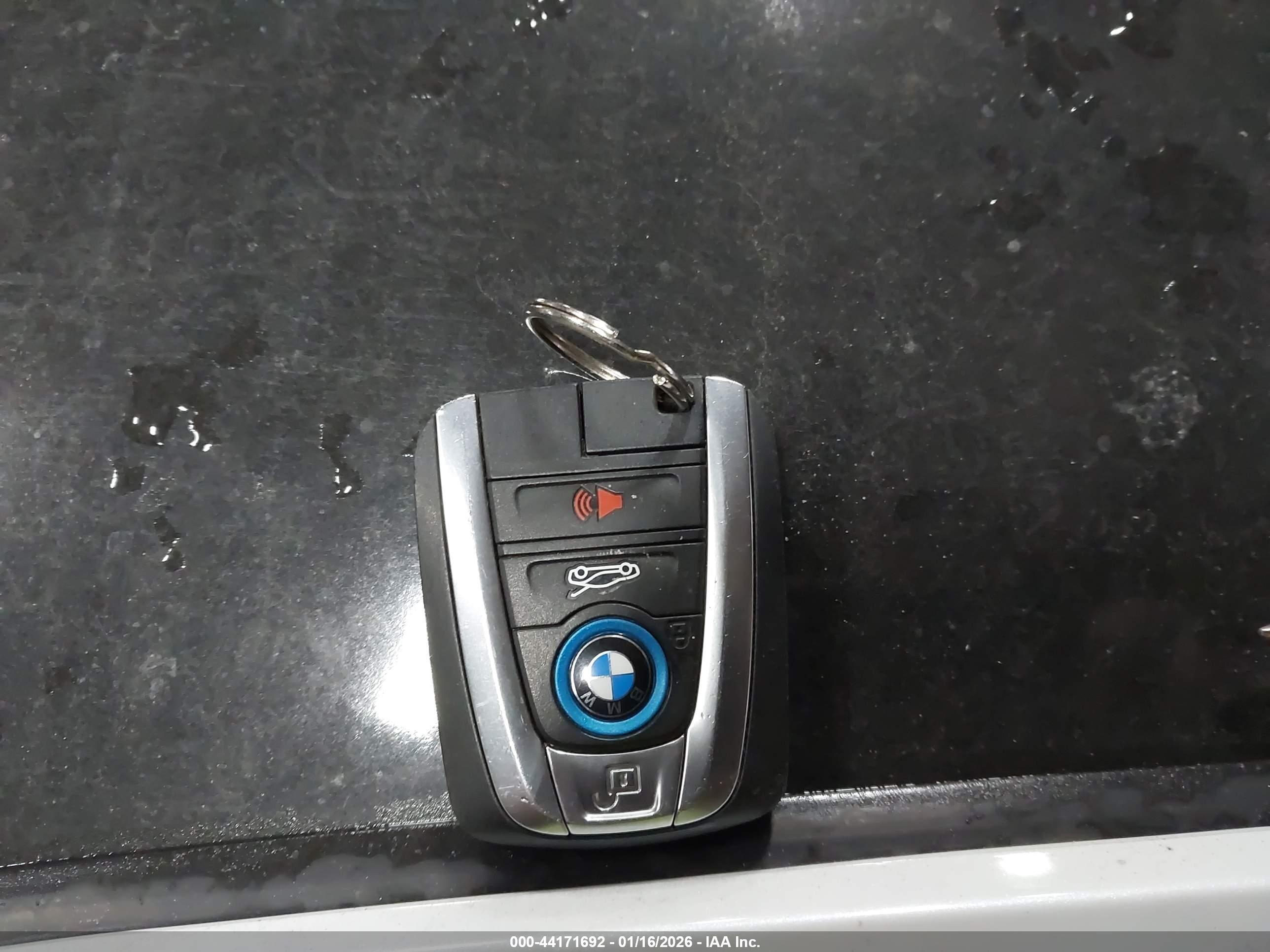 2014 Bmw I8   White vin: WBY2Z2C57EVX64597