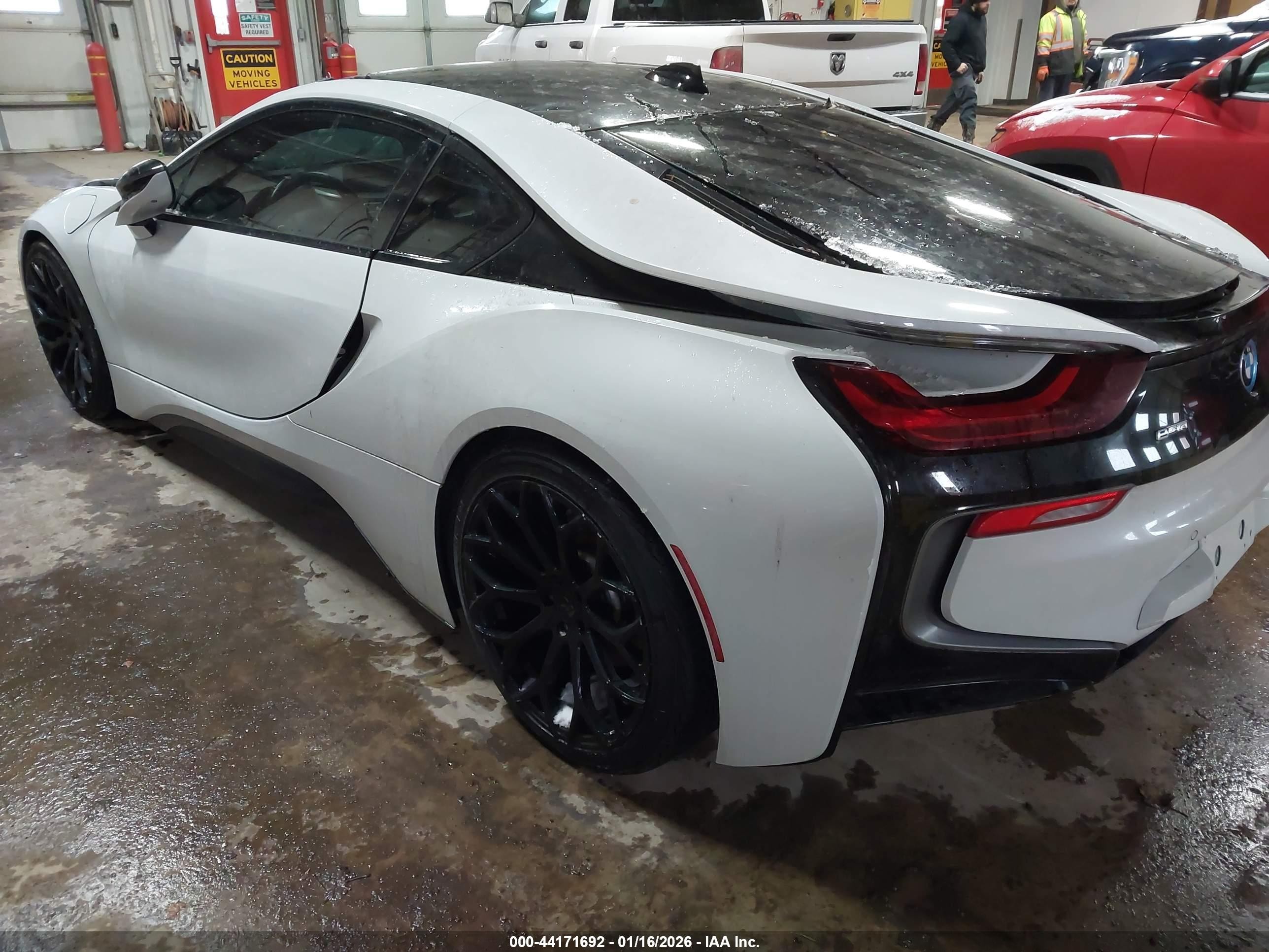 2014 Bmw I8   White vin: WBY2Z2C57EVX64597