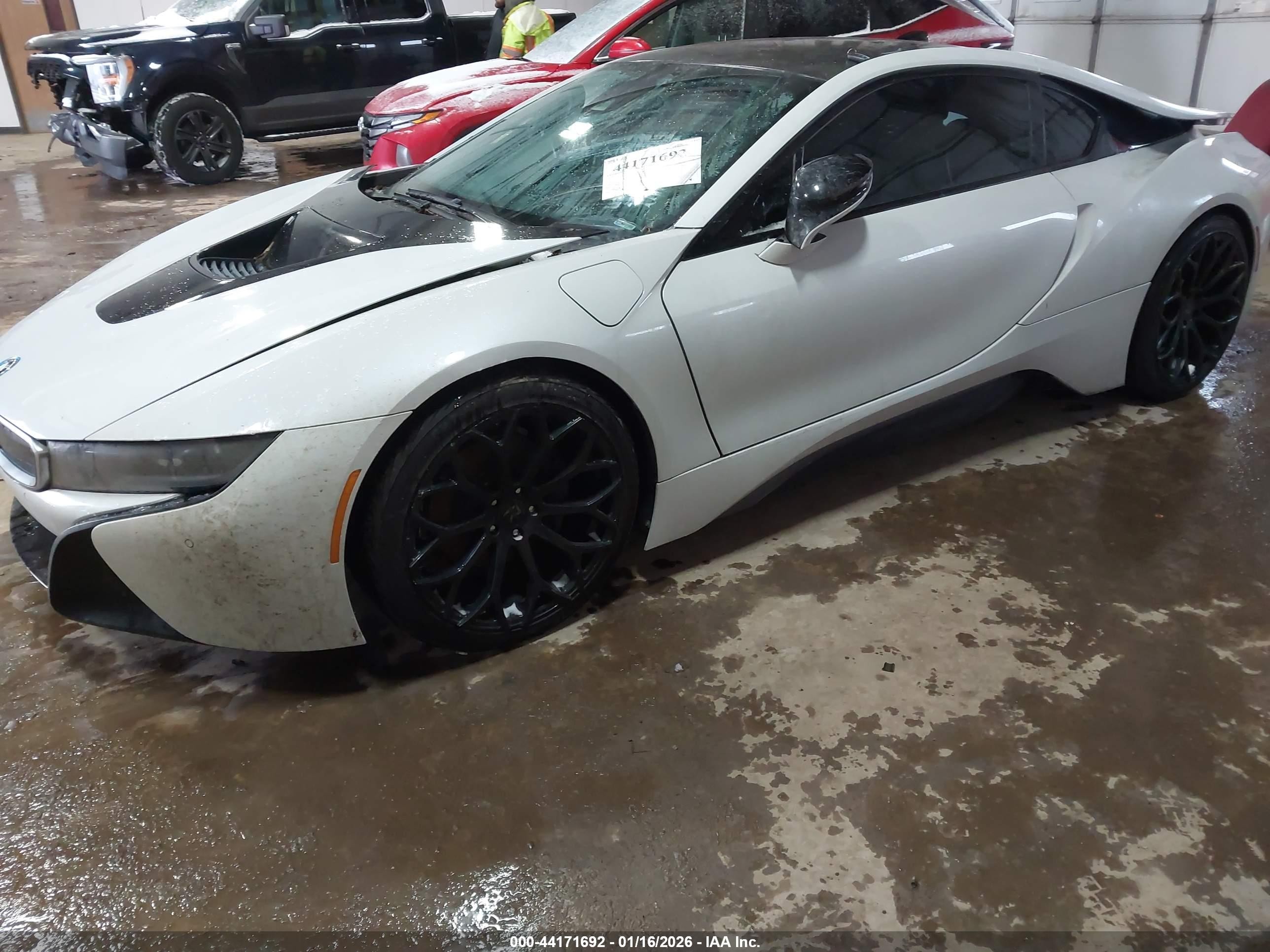 2014 Bmw I8   White vin: WBY2Z2C57EVX64597