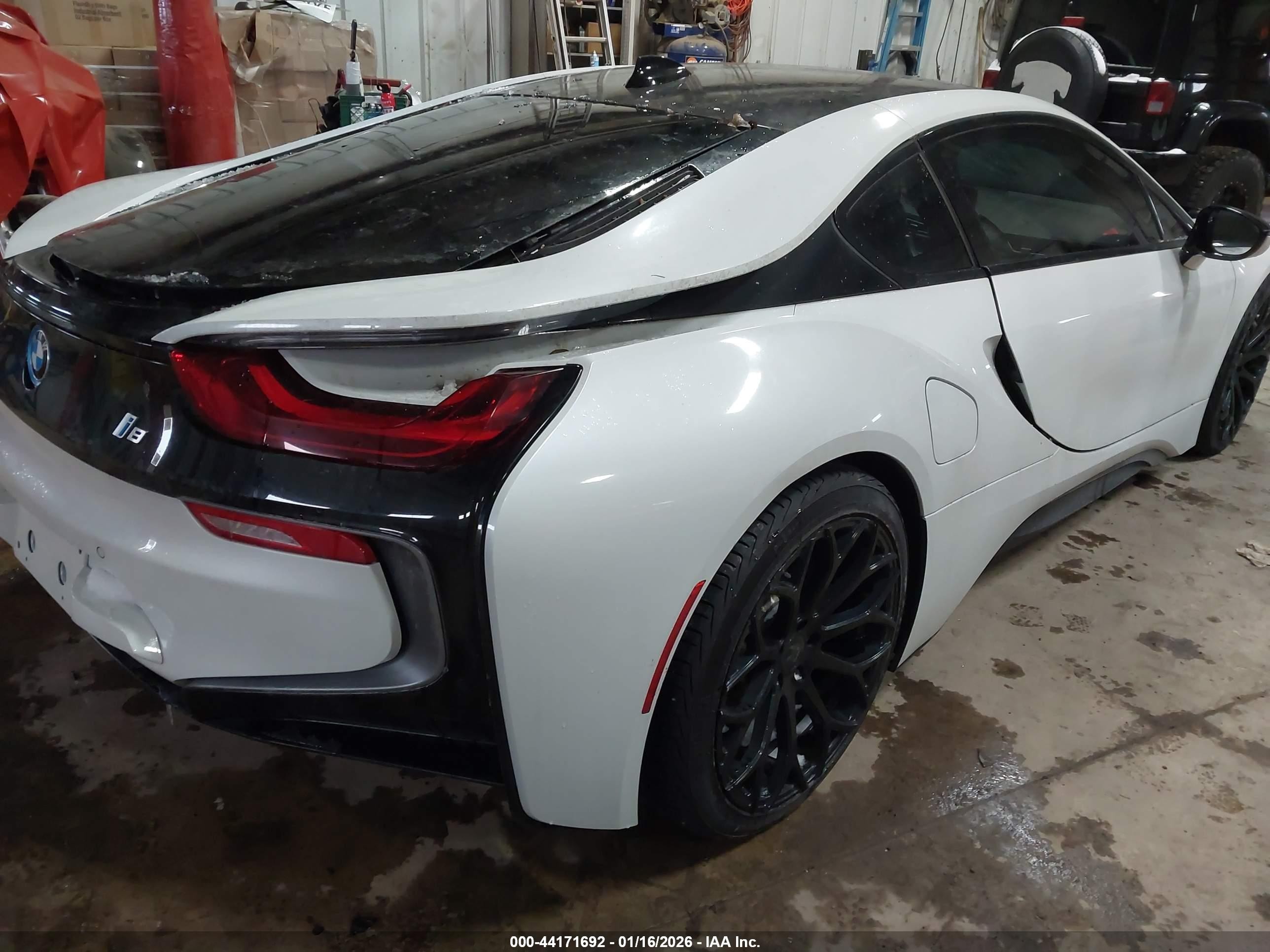 2014 Bmw I8   White vin: WBY2Z2C57EVX64597