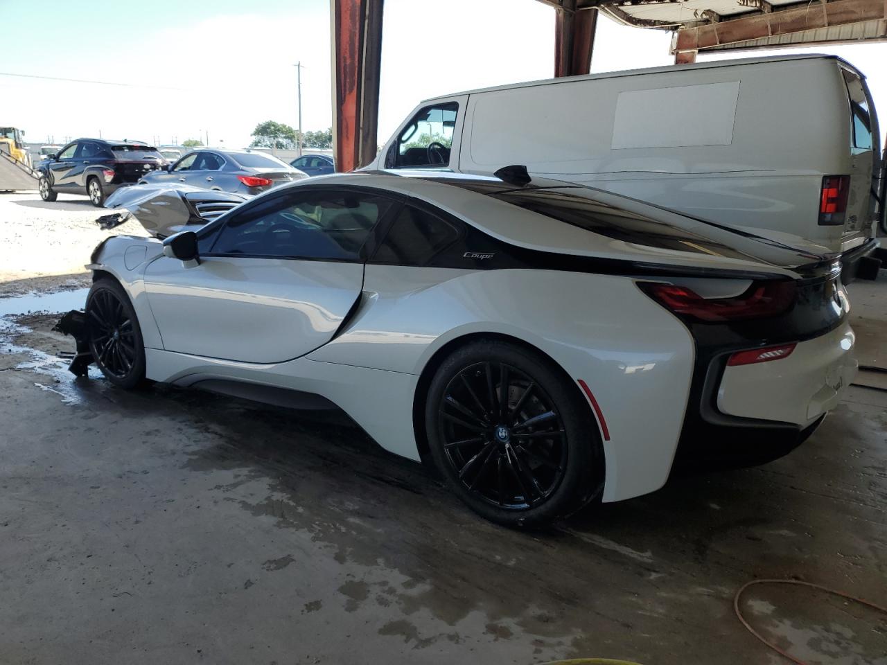 2020 Bmw I8    Белый vin: WBY2Z4C03L7F90631