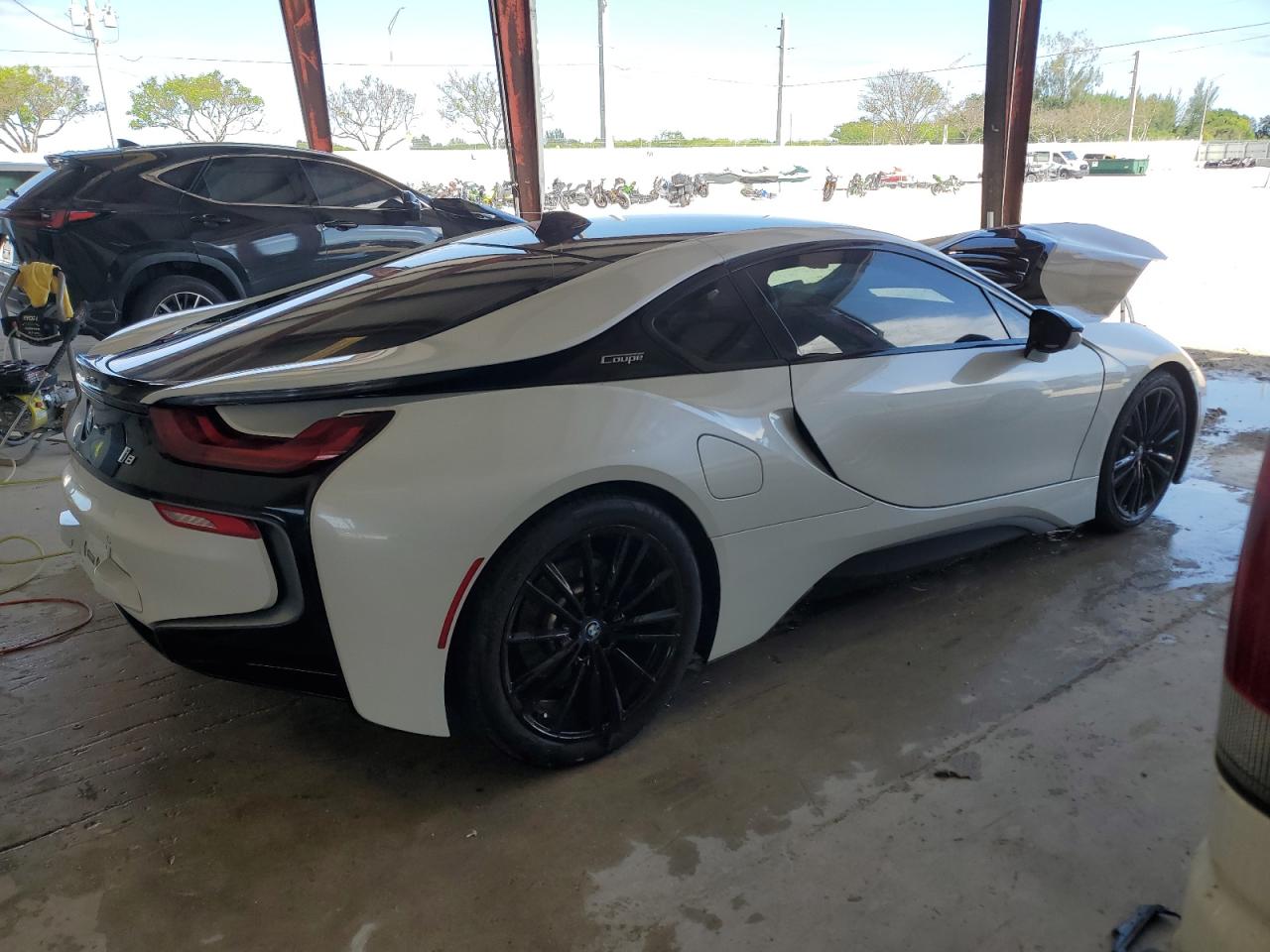 2020 Bmw I8    Белый vin: WBY2Z4C03L7F90631