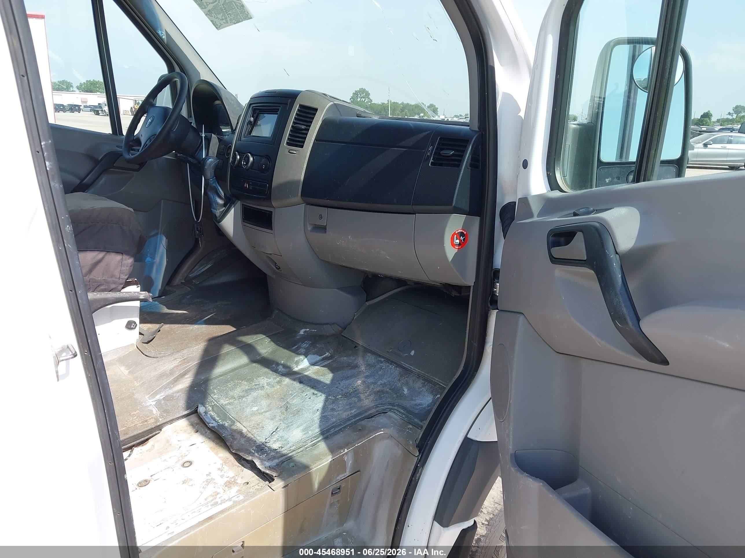 2007 Dodge Sprinter Van 2500   White vin: WD0PE745075185055
