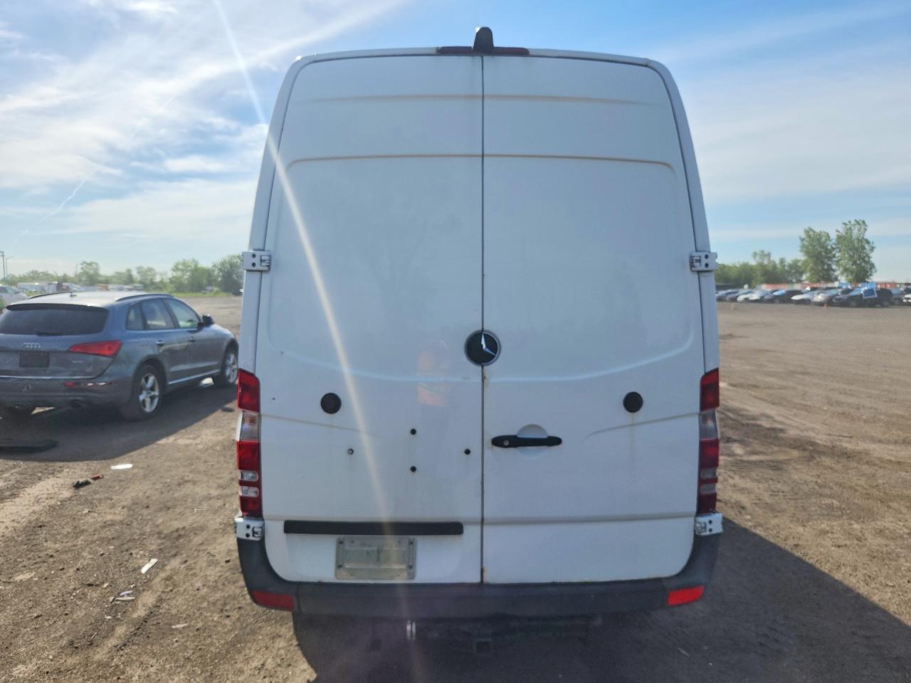 2007 Dodge Sprinter 2500 White vin: WD0PE745375154706