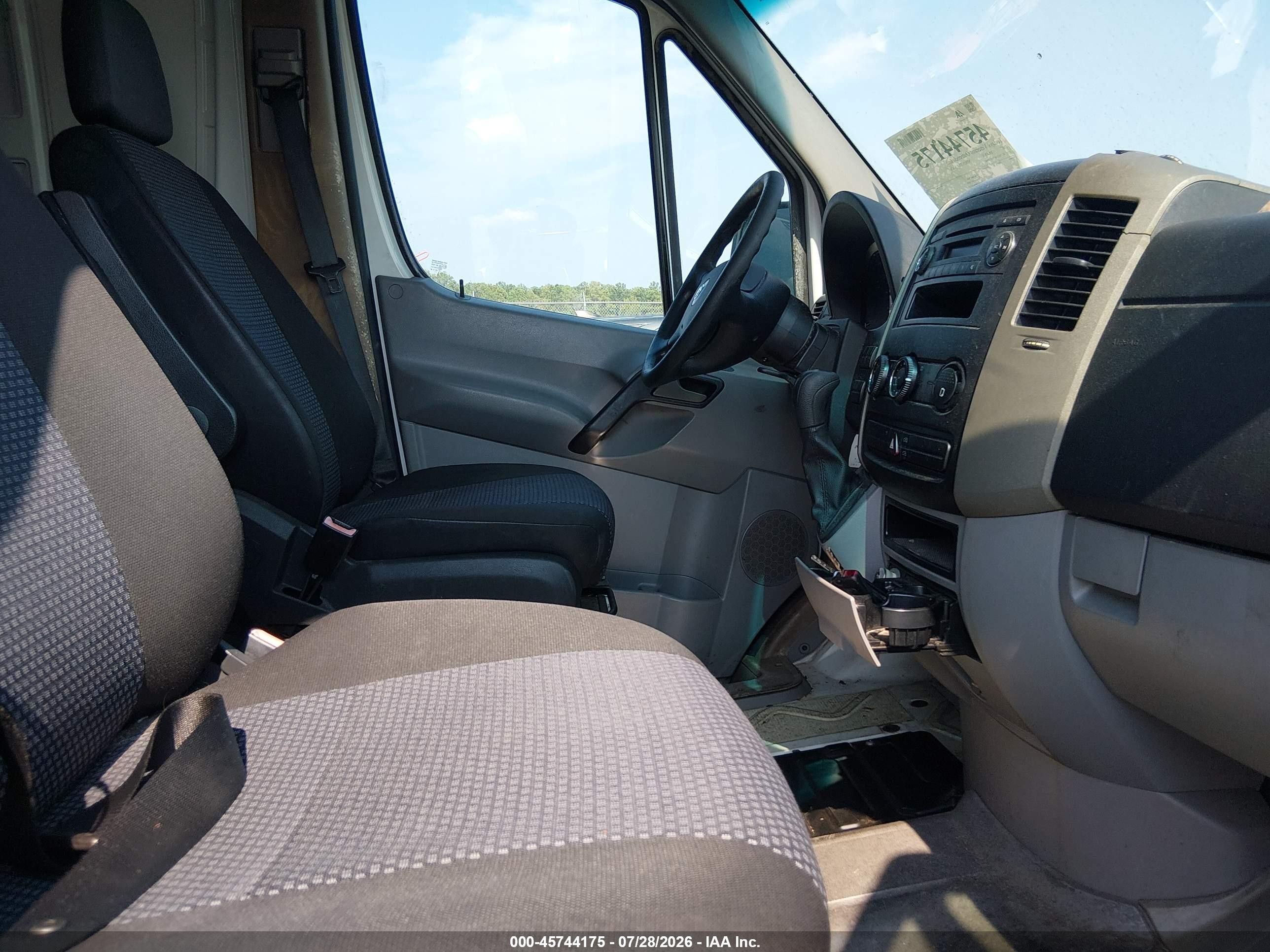 2007 Dodge Sprinter Van 2500   White vin: WD0PE746375137090