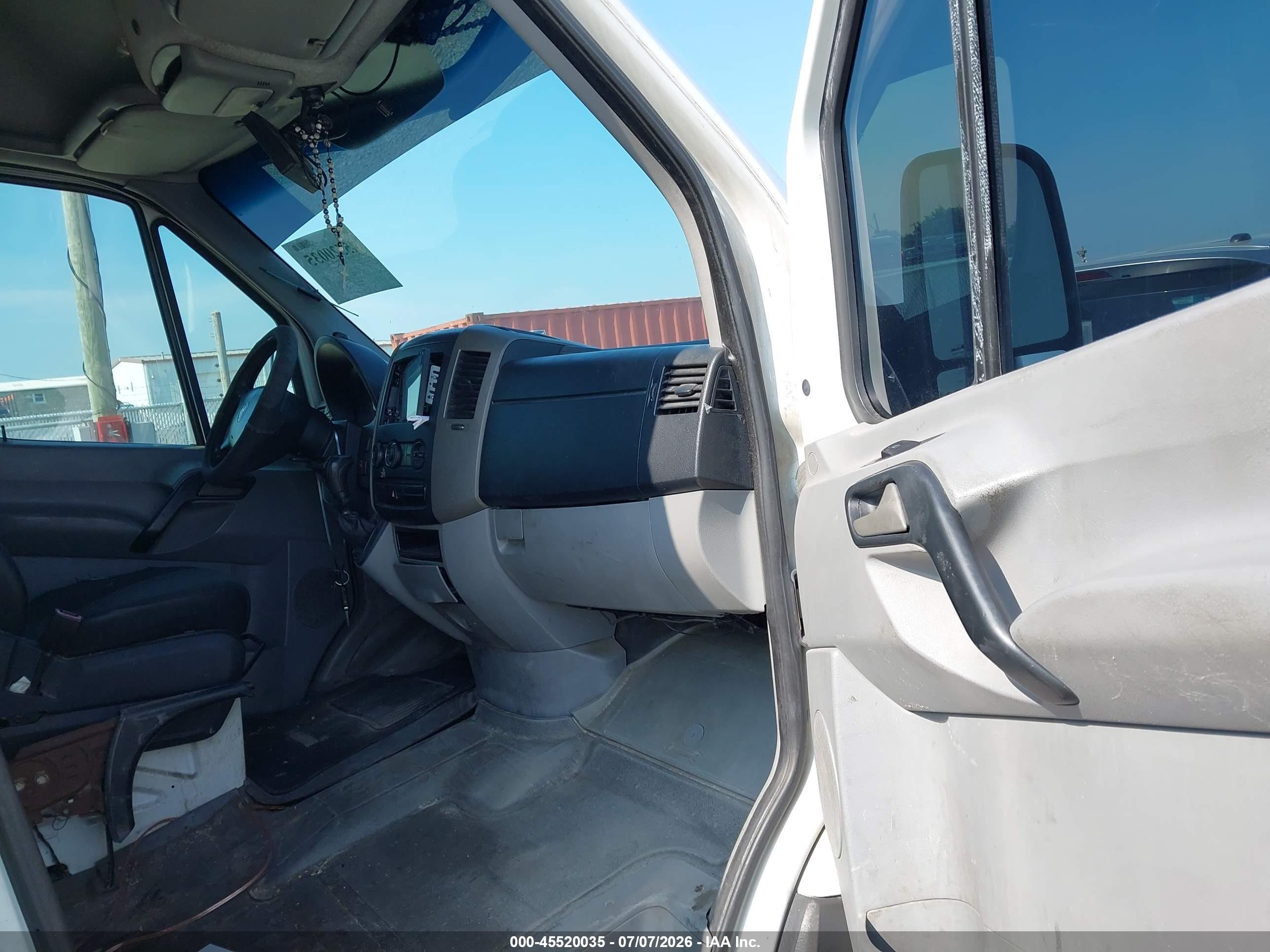 2008 Dodge Sprinter Van 2500 High Roof White vin: WD0PE845185261213