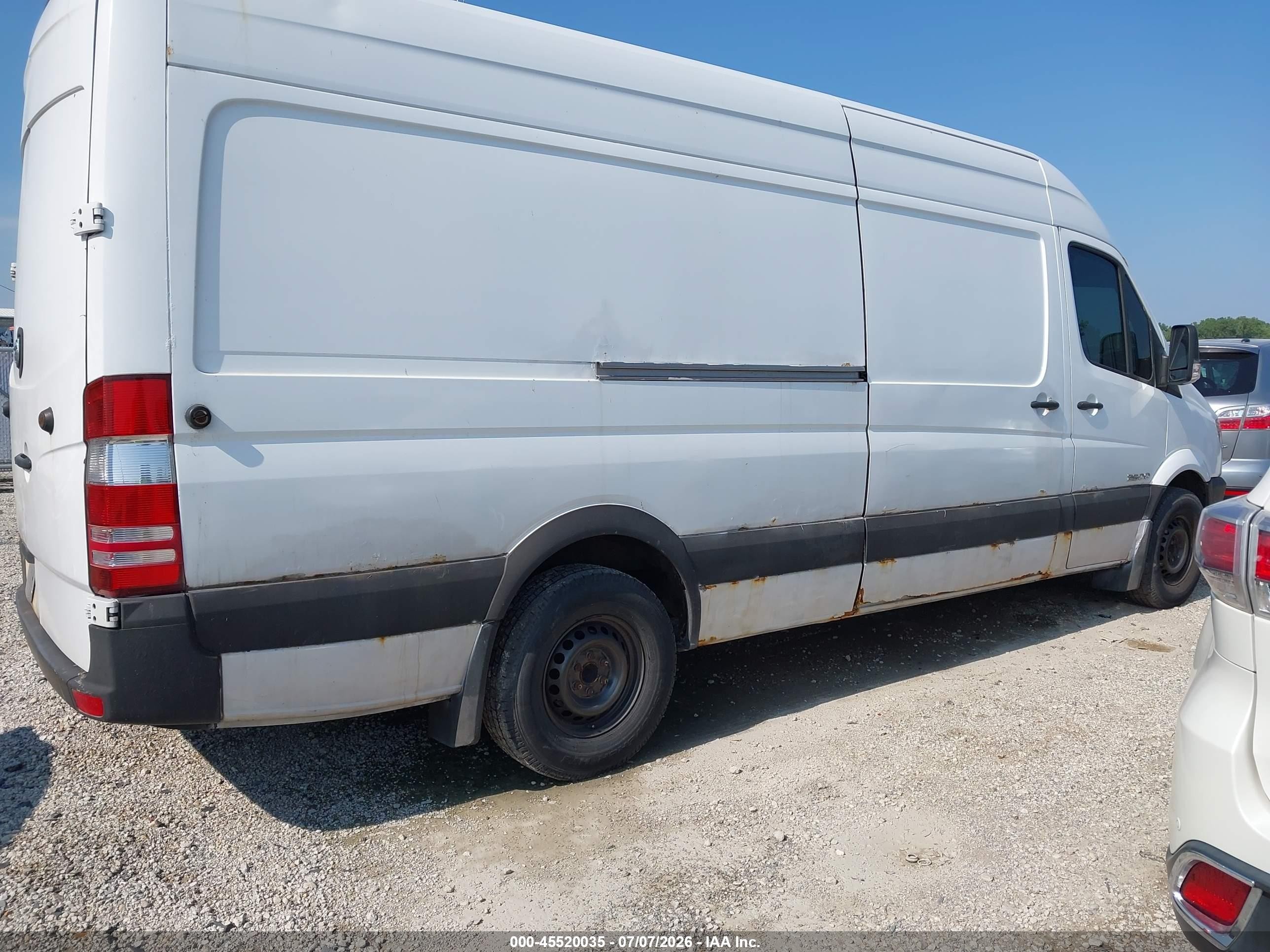 2008 Dodge Sprinter Van 2500 High Roof White vin: WD0PE845185261213