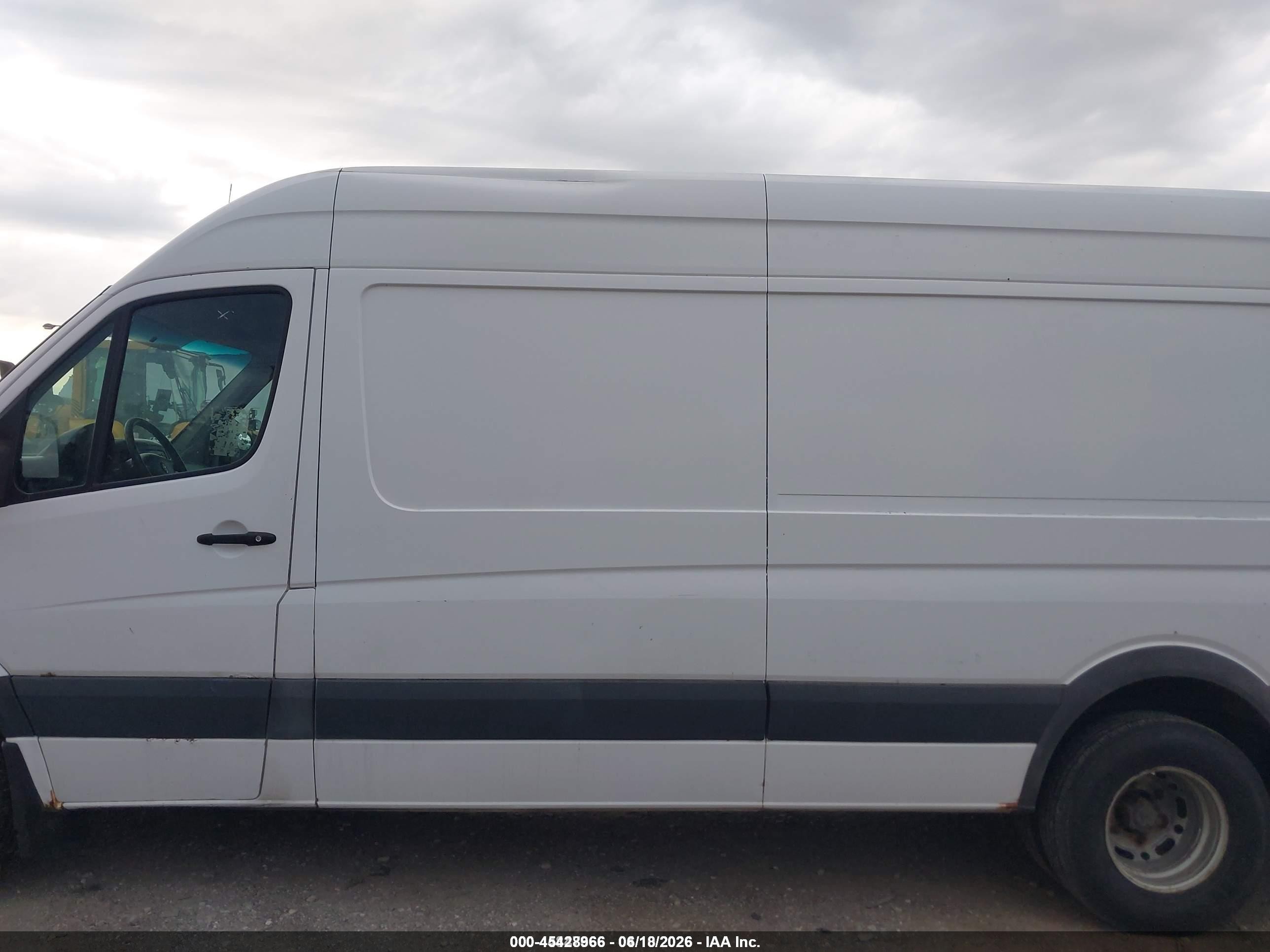 2007 Dodge Sprinter Van 3500 High Roof White vin: WD0PF145275218373
