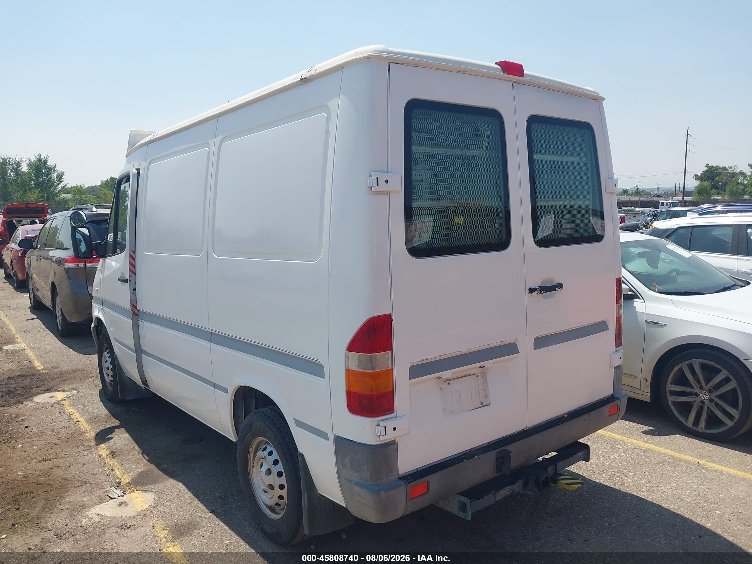 2004 Dodge Sprinter Van 2500   White vin: WD2PD144545643604