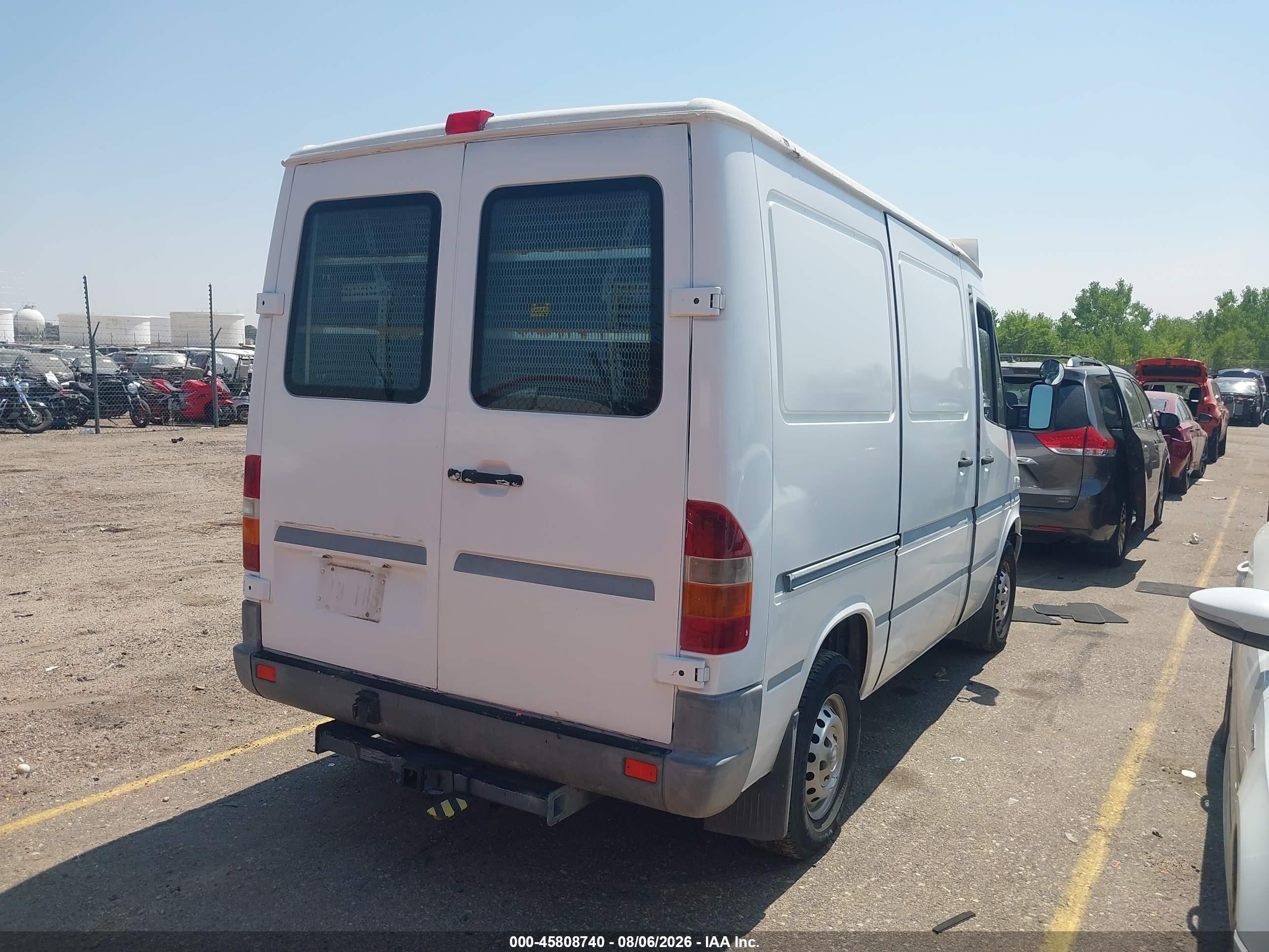 2004 Dodge Sprinter Van 2500   White vin: WD2PD144545643604
