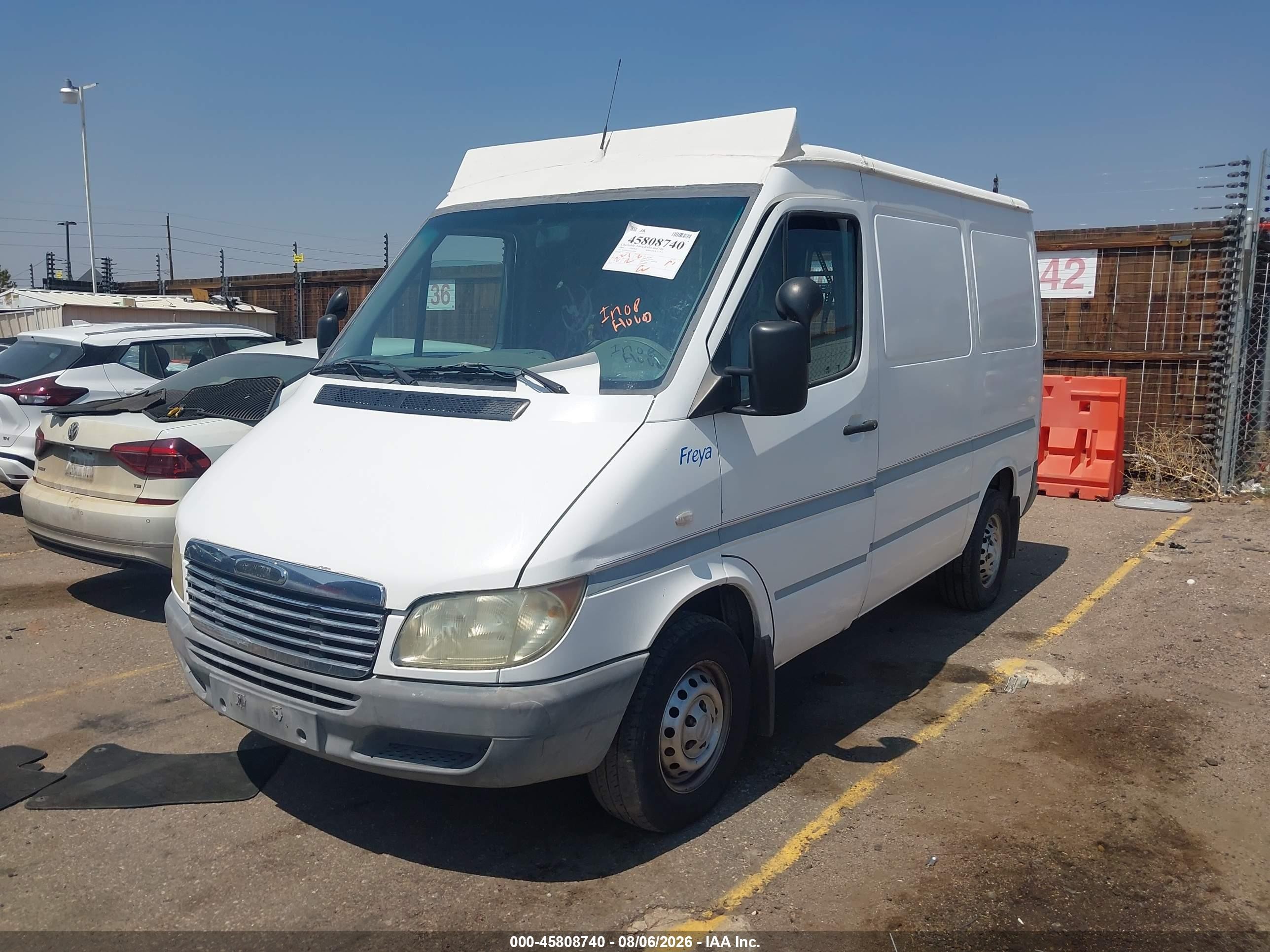 2004 Dodge Sprinter Van 2500   White vin: WD2PD144545643604