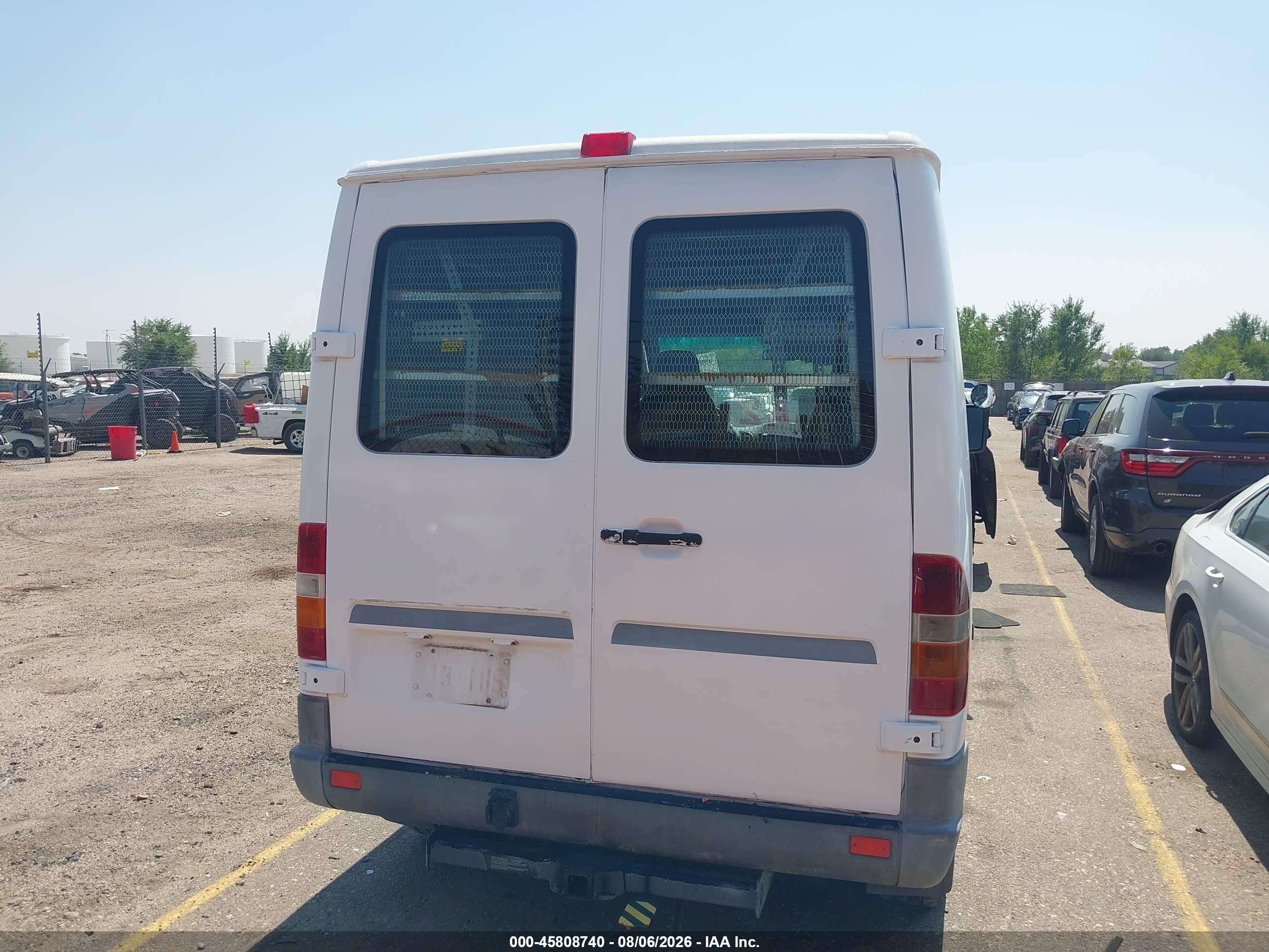 2004 Dodge Sprinter Van 2500   White vin: WD2PD144545643604