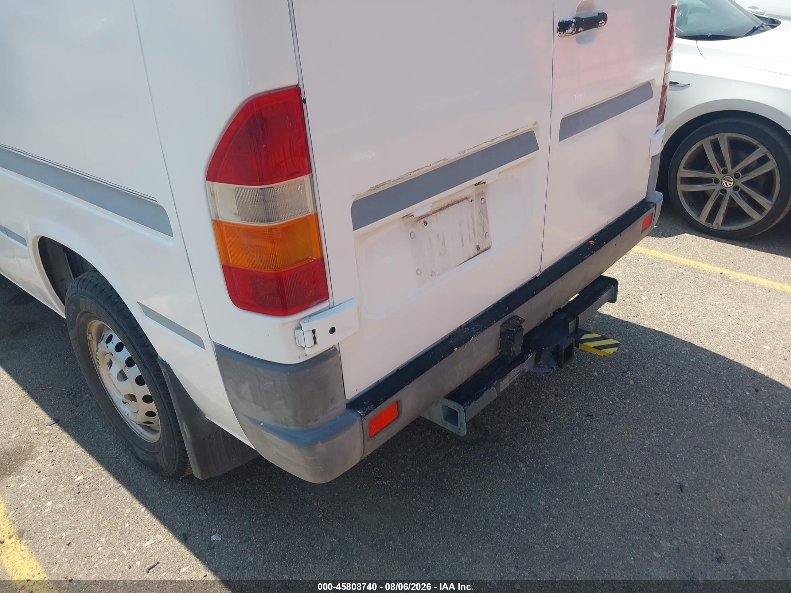 2004 Dodge Sprinter Van 2500   White vin: WD2PD144545643604