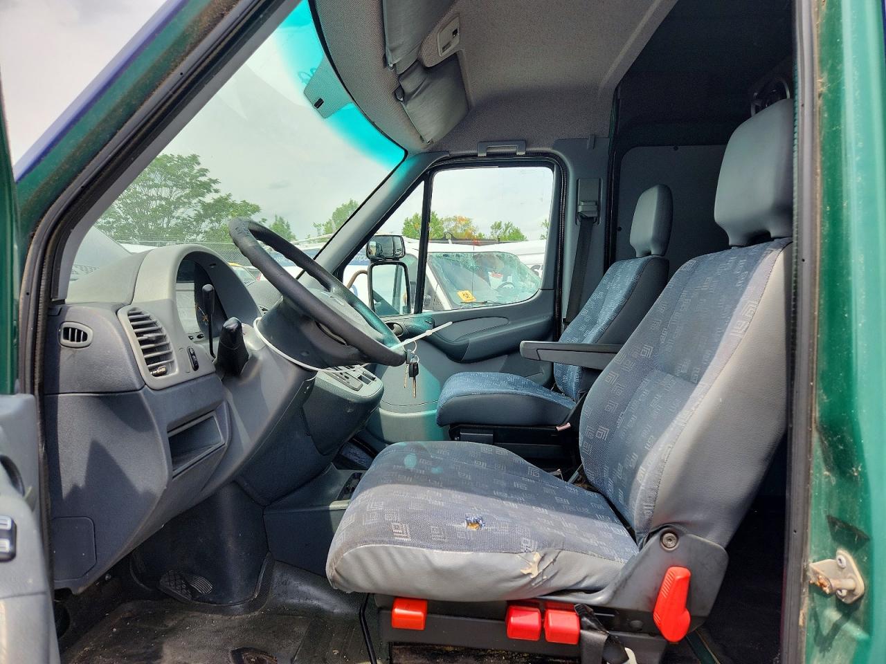 2004 Dodg Sprinter 2 Двухцветный vin: WD2PD643945596405