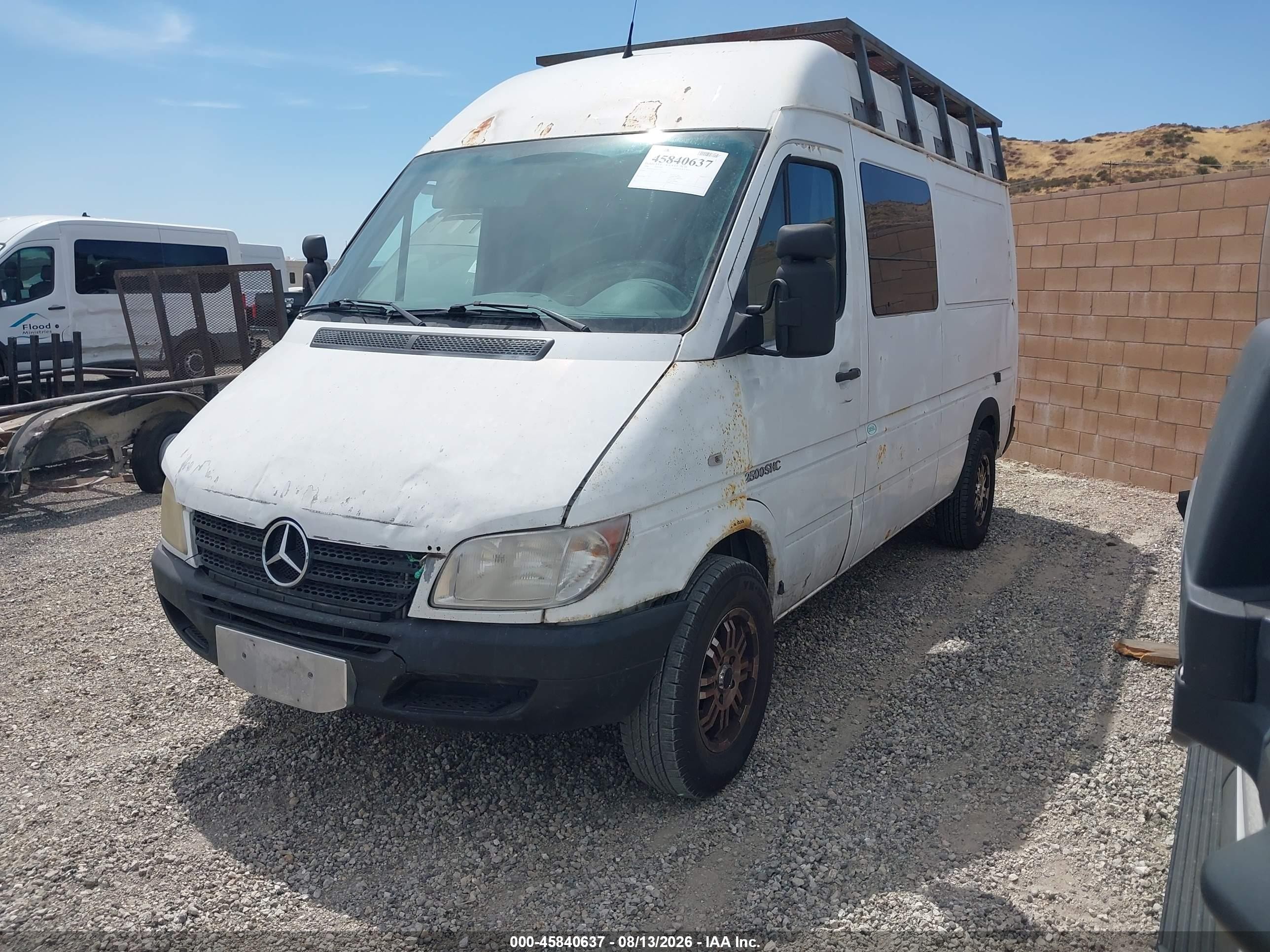 2004 Dodge Sprinter Van 2500 White vin: WD2PD644445655112