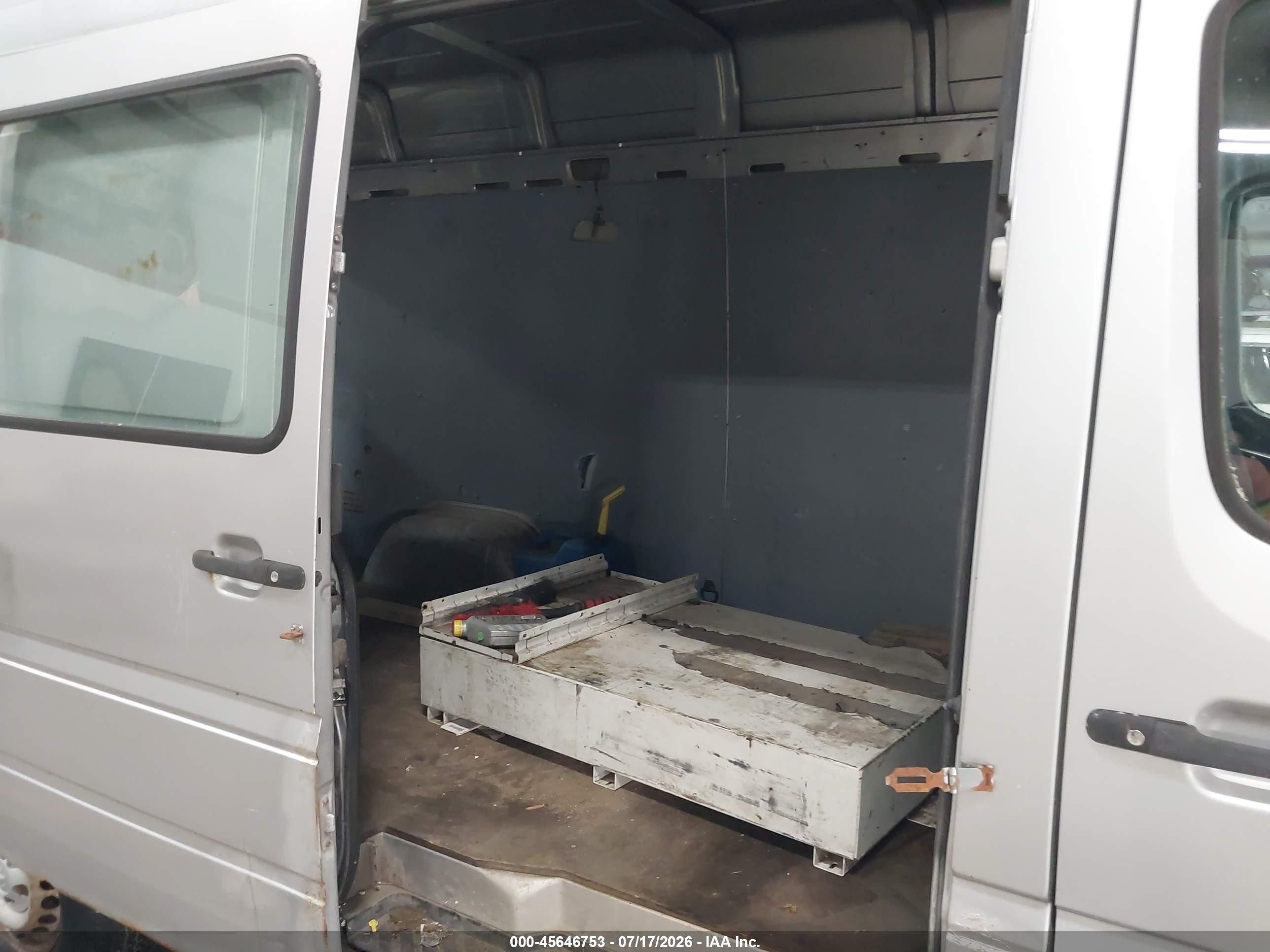 2004 Dodge Sprinter Van 2500 High Roof Silver vin: WD2PD644745676813