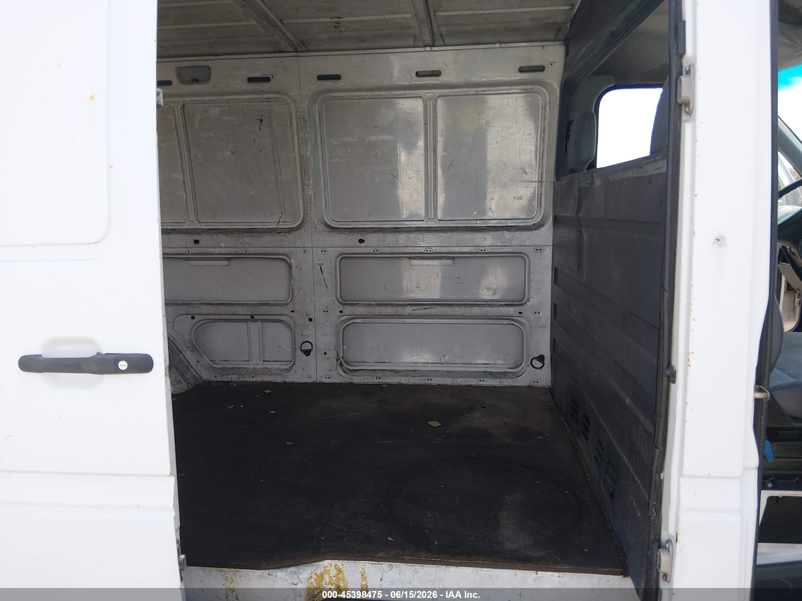 2005 Dodge Sprinter   Белый vin: WD2PD644755761121