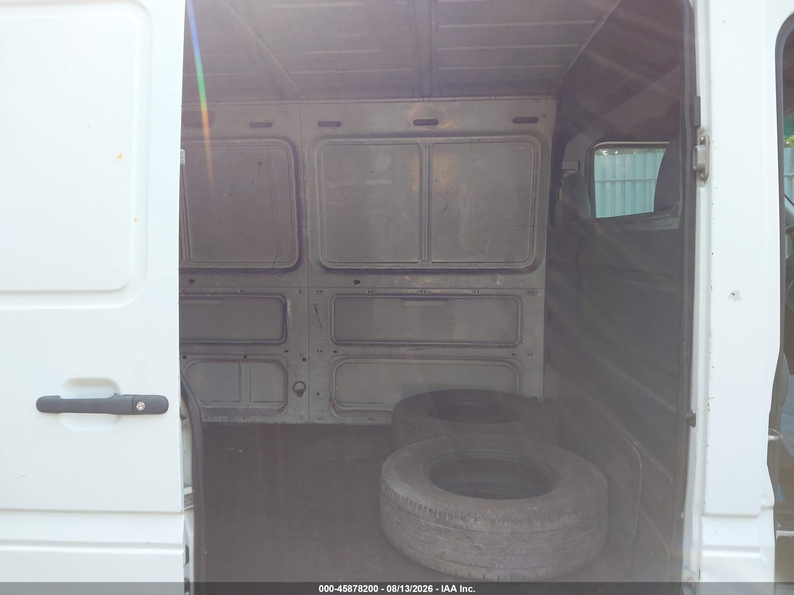 2005 Dodge Sprinter Hc White vin: WD2PD644755761121