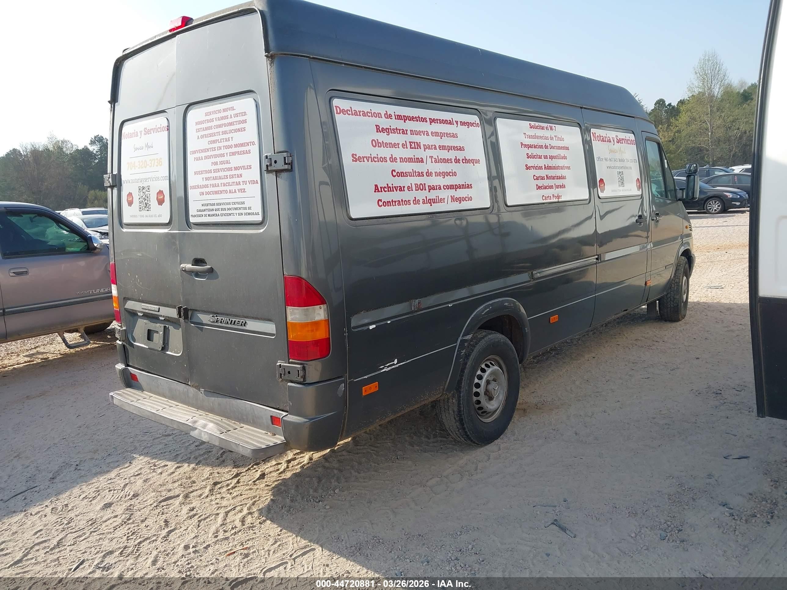 2002 Freightliner Sprinter 2500 Gray vin: WD2YD741025374597