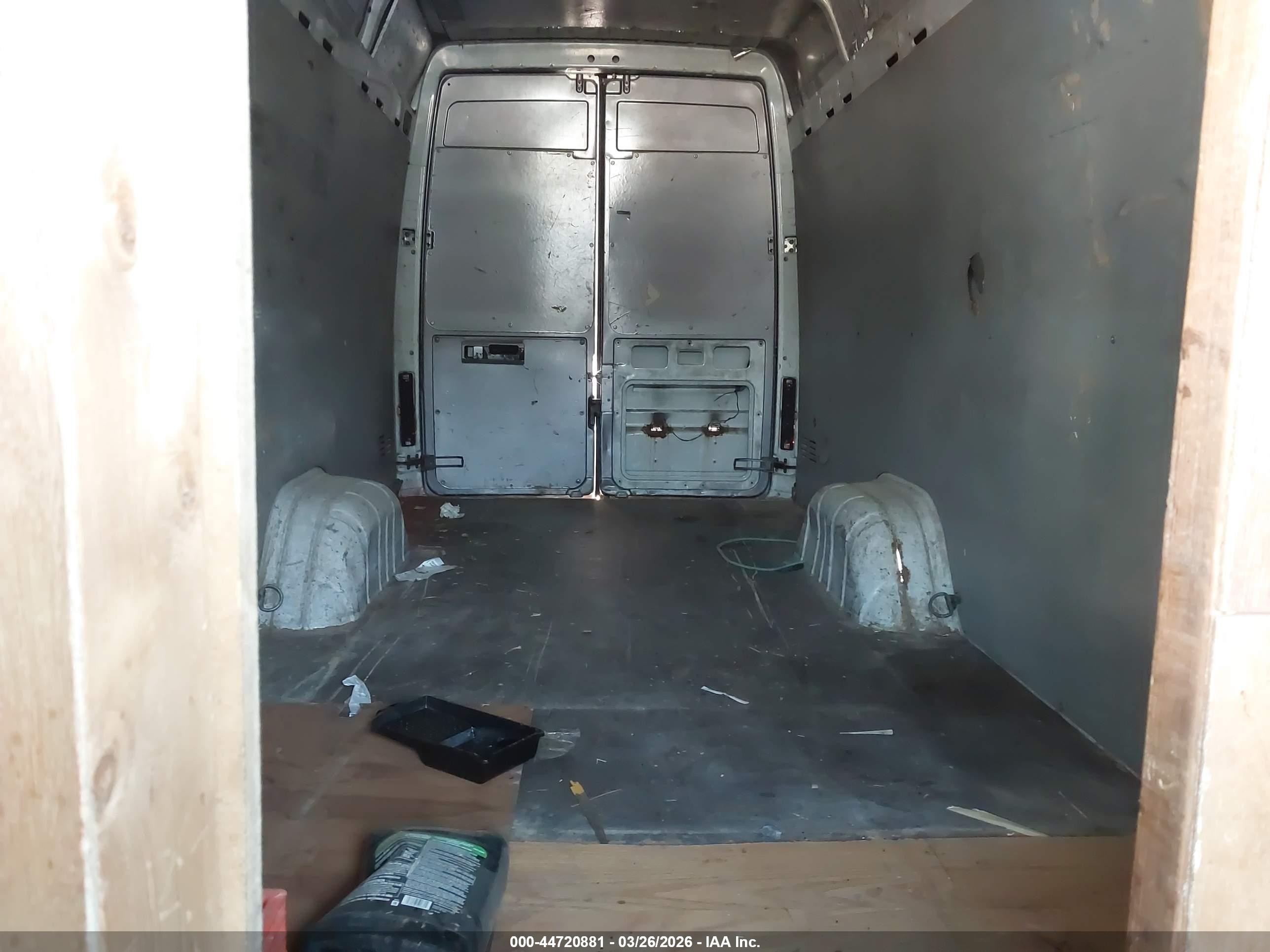2002 Freightliner Sprinter 2500 Gray vin: WD2YD741025374597