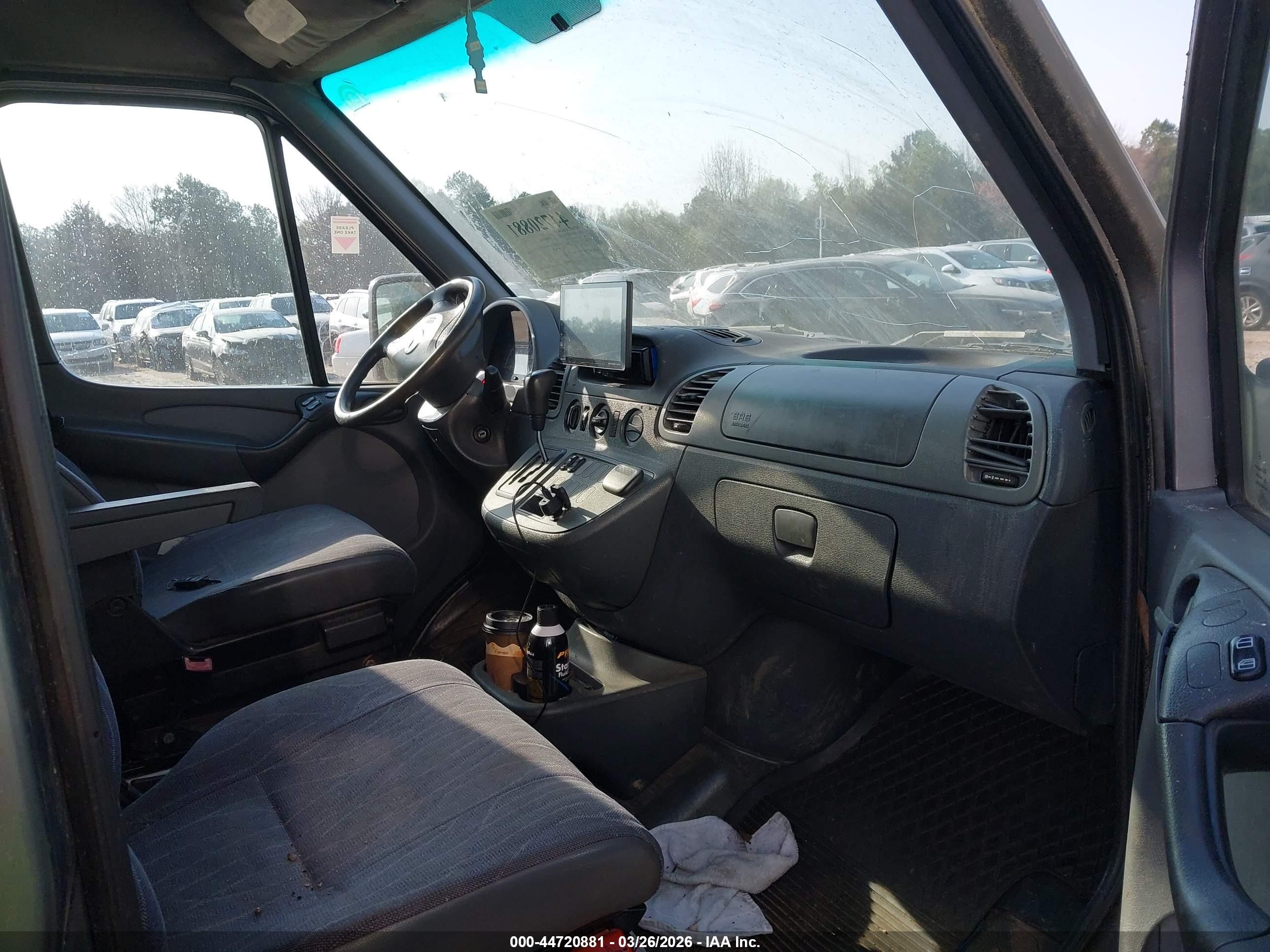 2002 Freightliner Sprinter 2500 Gray vin: WD2YD741025374597
