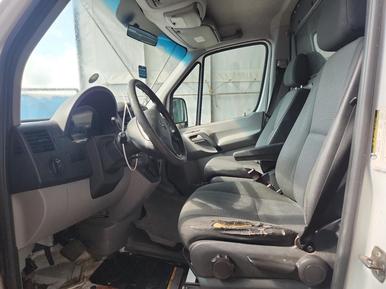 2013 Mercedes-benz Sprinter 2500 White vin: WD3BE7CC2D5734795 Damage: Left Front Seat Cushion, Torn, > 12 Inches