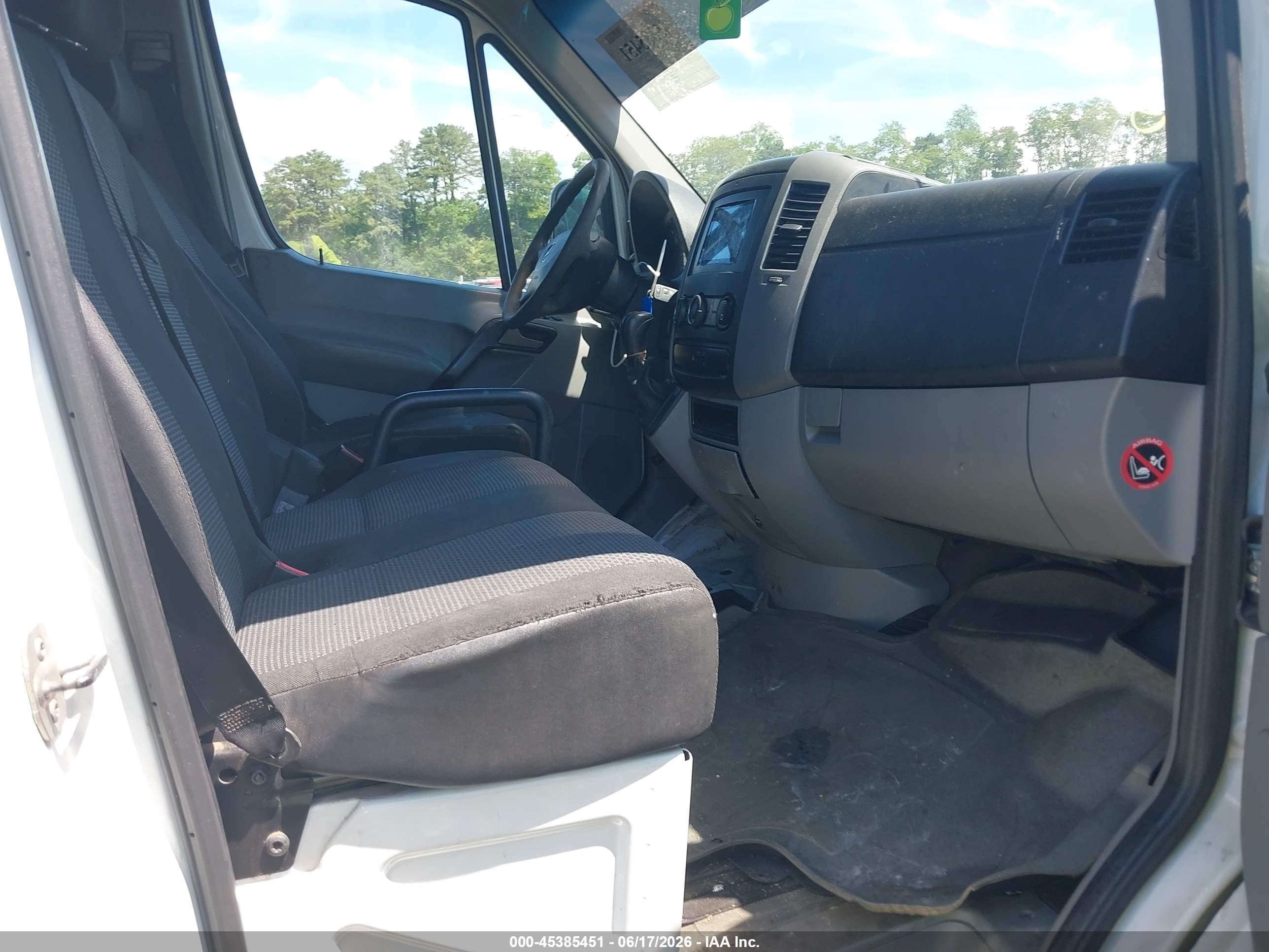 2011 Mercedes-benz Sprinter 2500 Normal Roof White vin: WD3PE7CC0B5557490