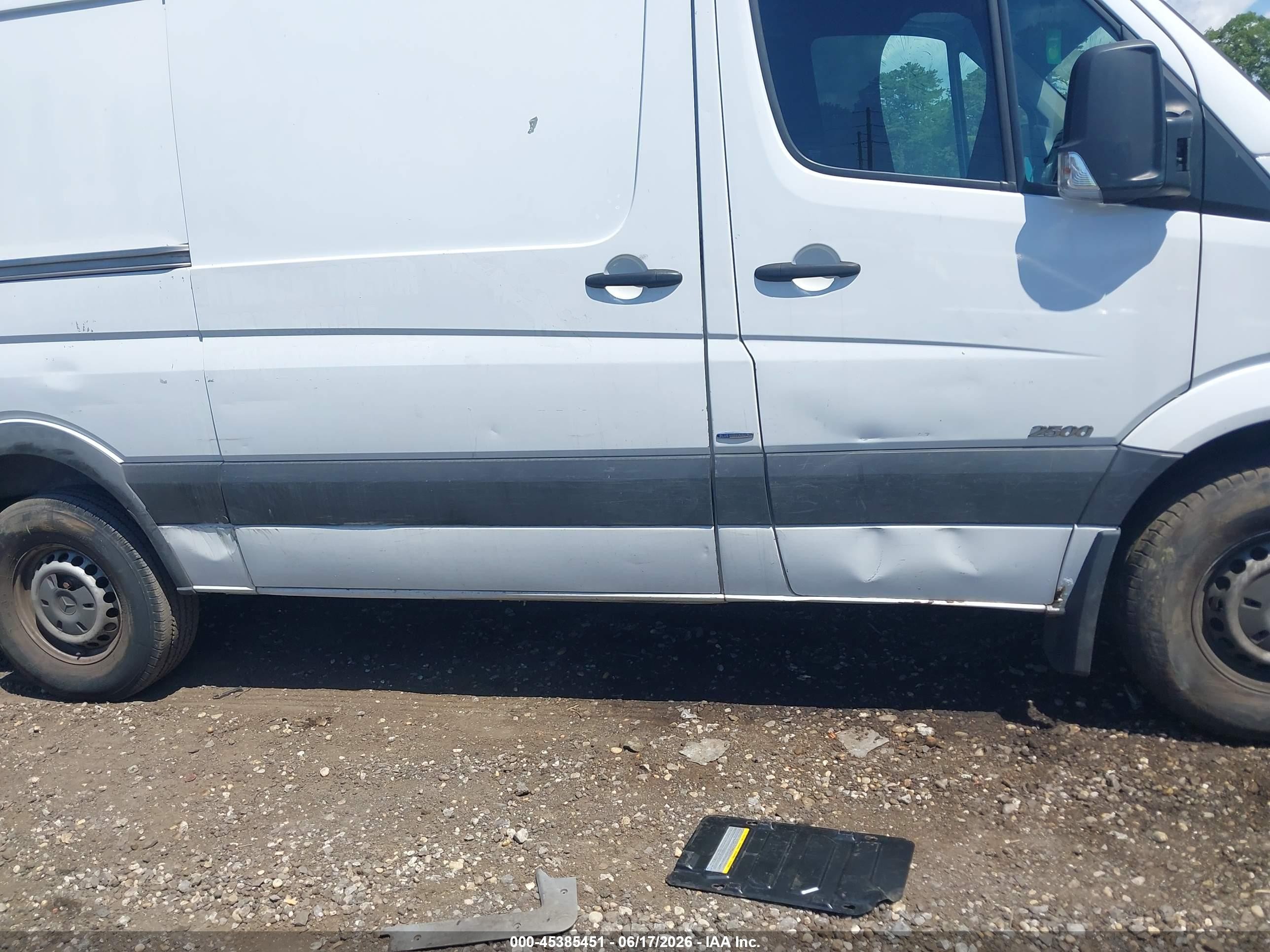 2011 Mercedes-benz Sprinter 2500 Normal Roof White vin: WD3PE7CC0B5557490