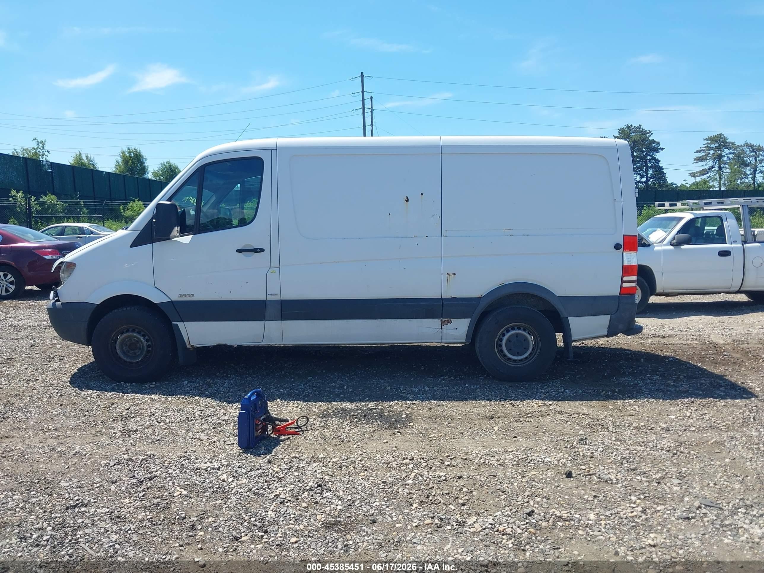 2011 Mercedes-benz Sprinter 2500 Normal Roof White vin: WD3PE7CC0B5557490