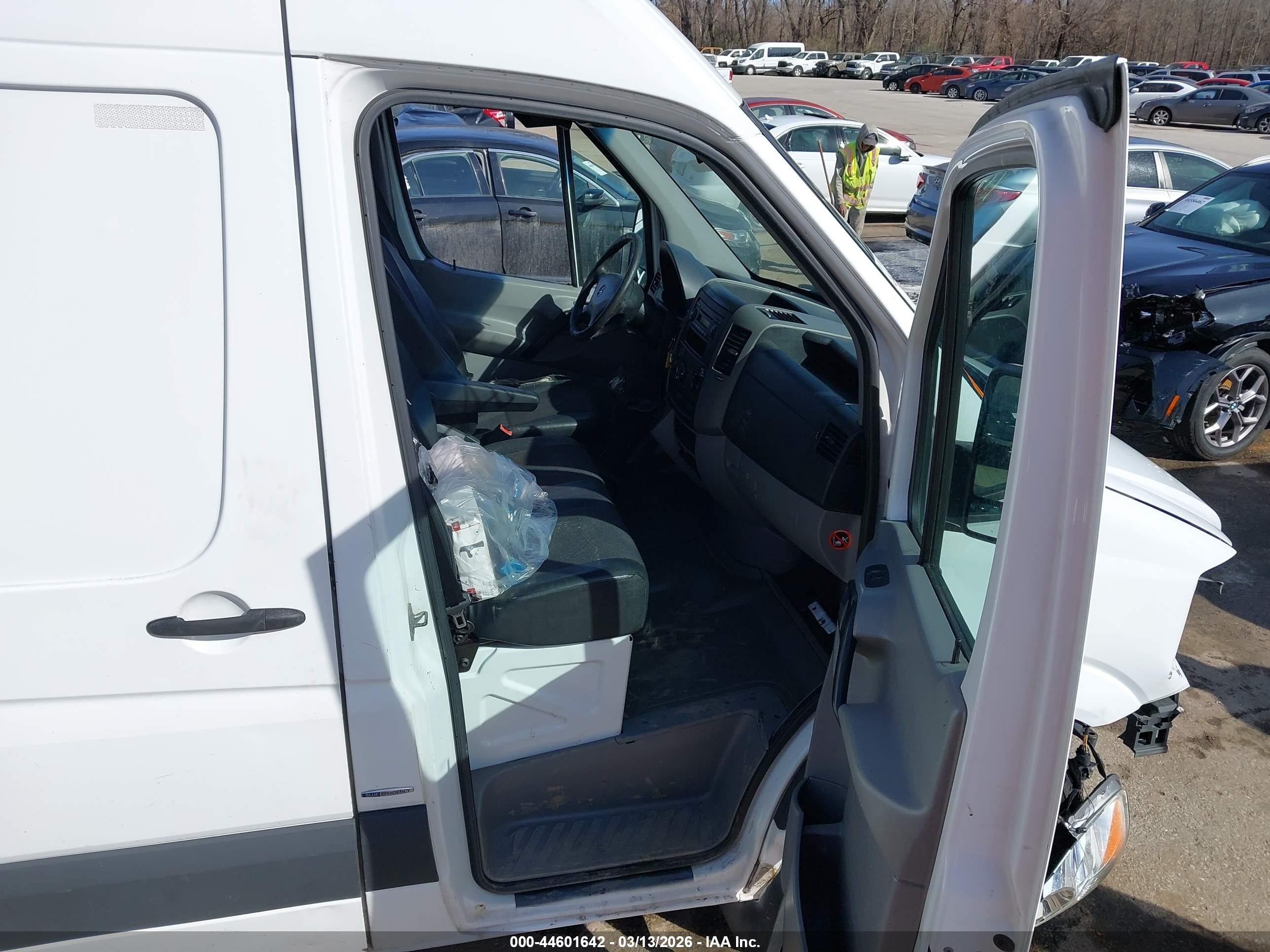 2013 Mercedes-benz Sprinter 2500 Normal Roof White vin: WD3PE7CC0D5763525