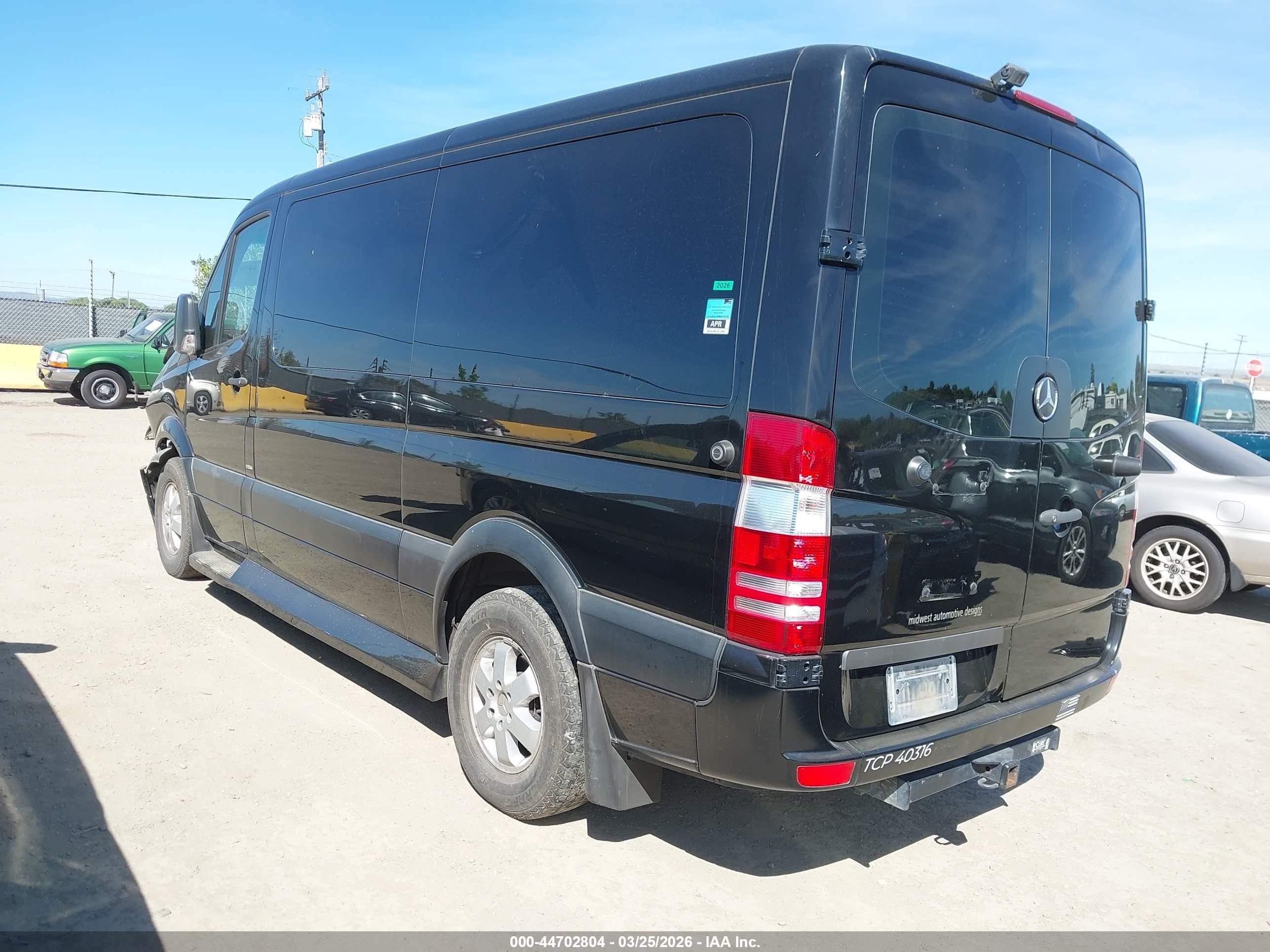 2010 Mercedes-benz Sprinter Van 2500   Black vin: WD3PE7CC1A5462497