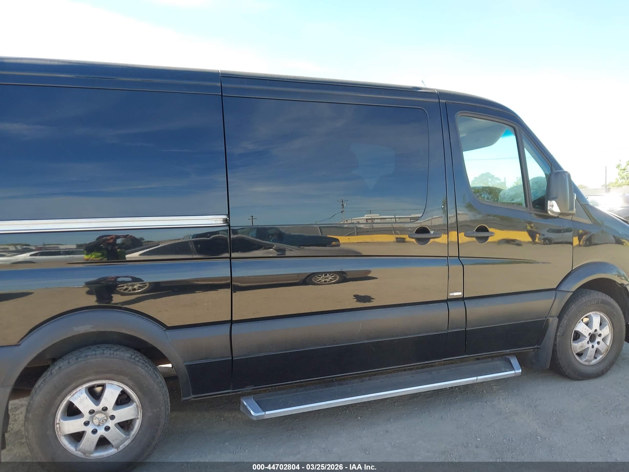 2010 Mercedes-benz Sprinter Van 2500   Black vin: WD3PE7CC1A5462497