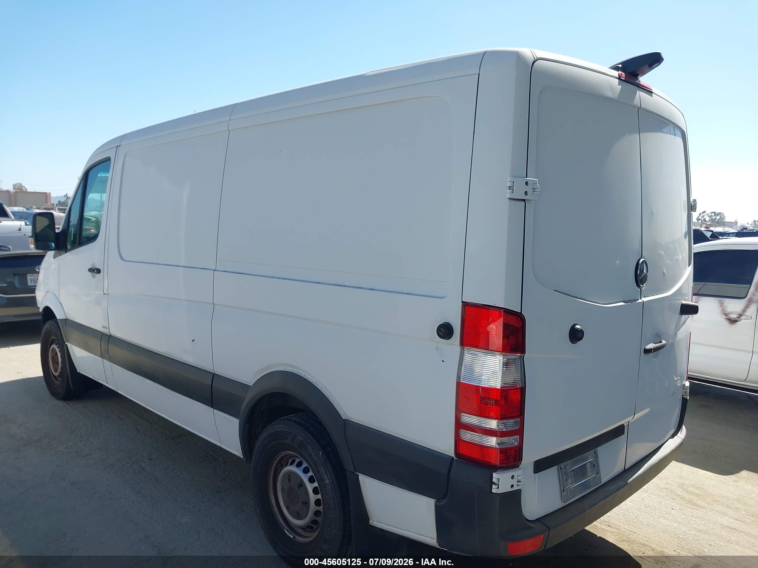 2014 Mercedes-benz Sprinter 2500 Normal Roof White vin: WD3PE7CC1E5832899