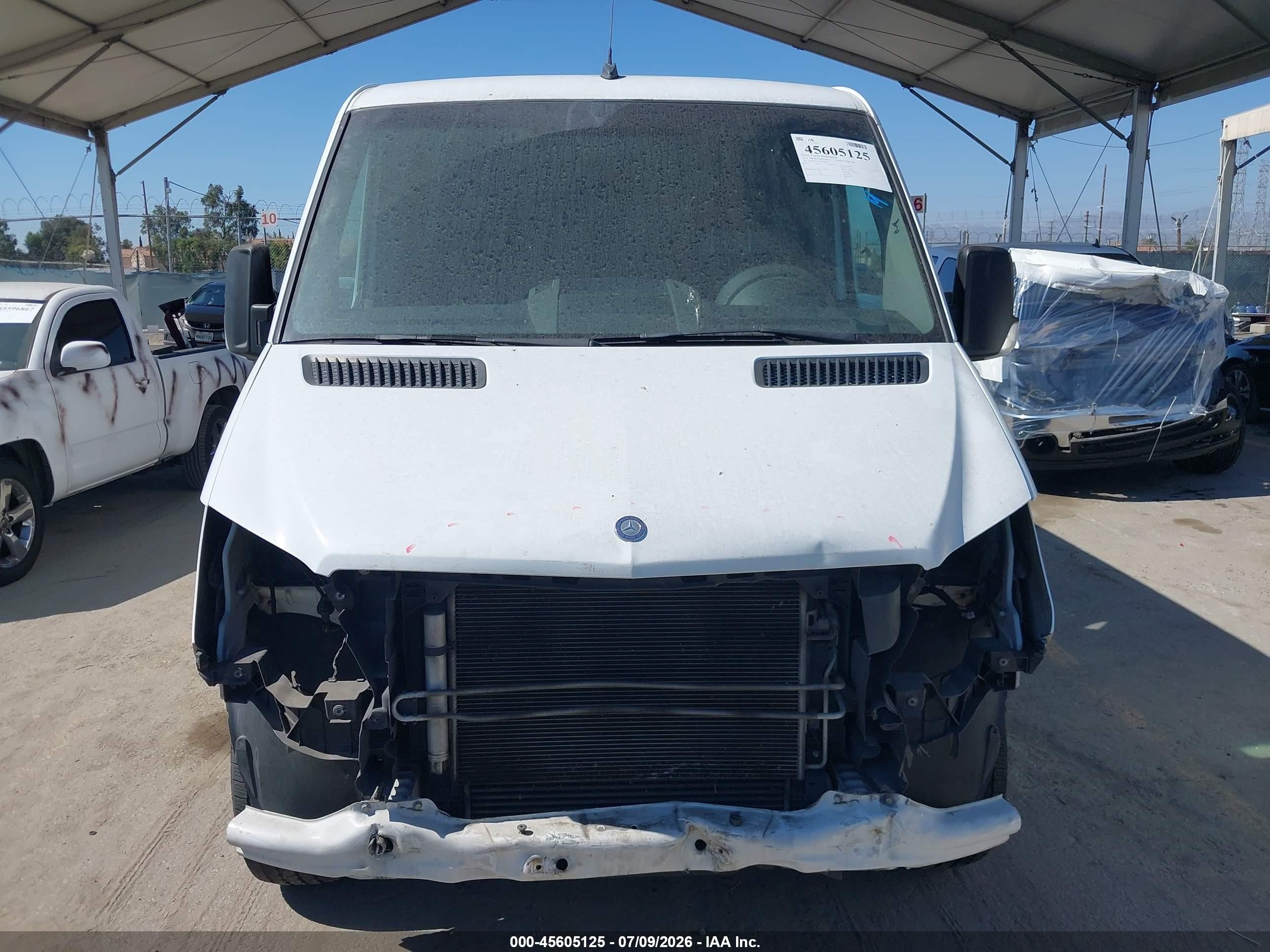 2014 Mercedes-benz Sprinter 2500 Normal Roof White vin: WD3PE7CC1E5832899