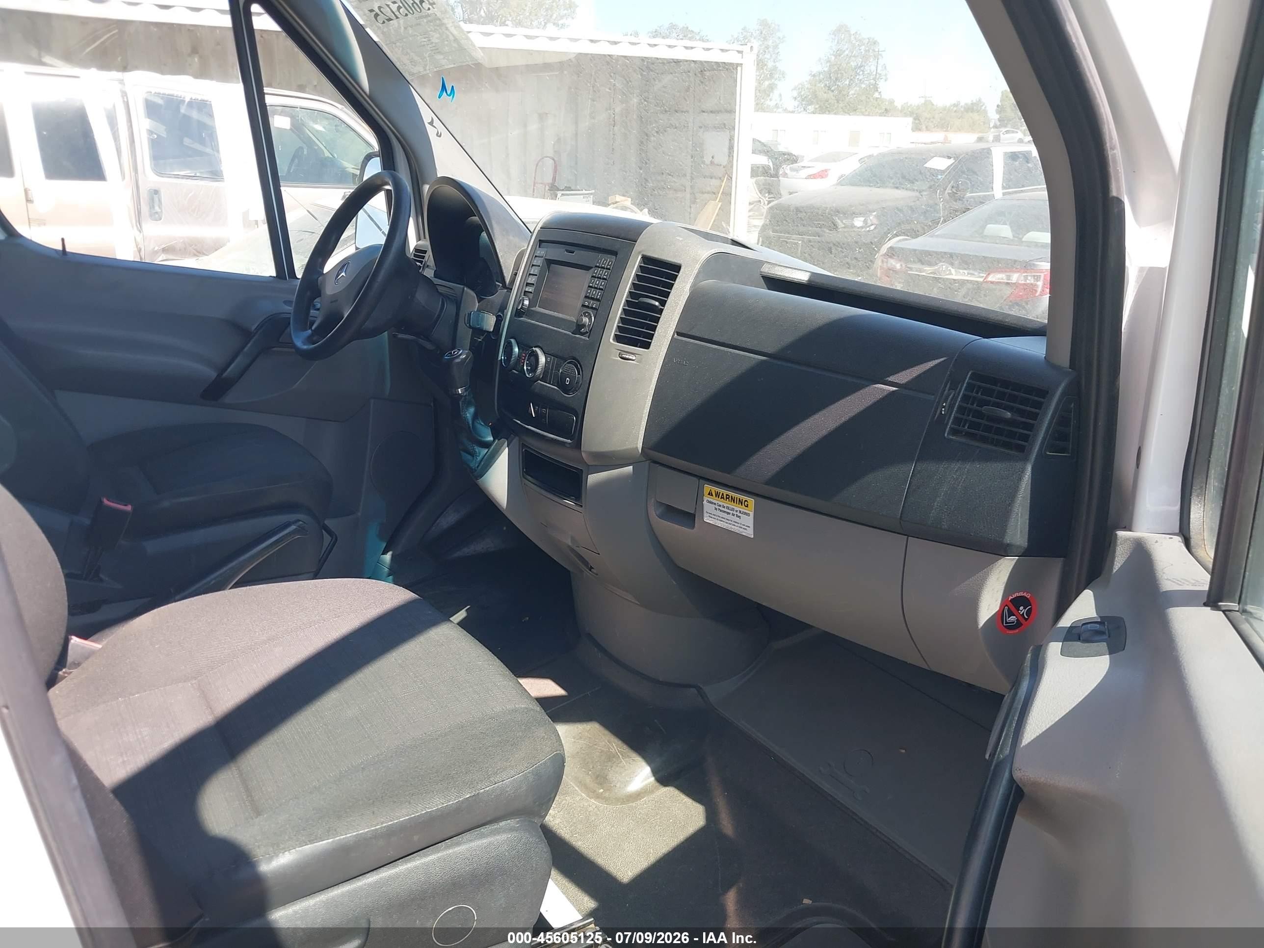 2014 Mercedes-benz Sprinter 2500 Normal Roof White vin: WD3PE7CC1E5832899