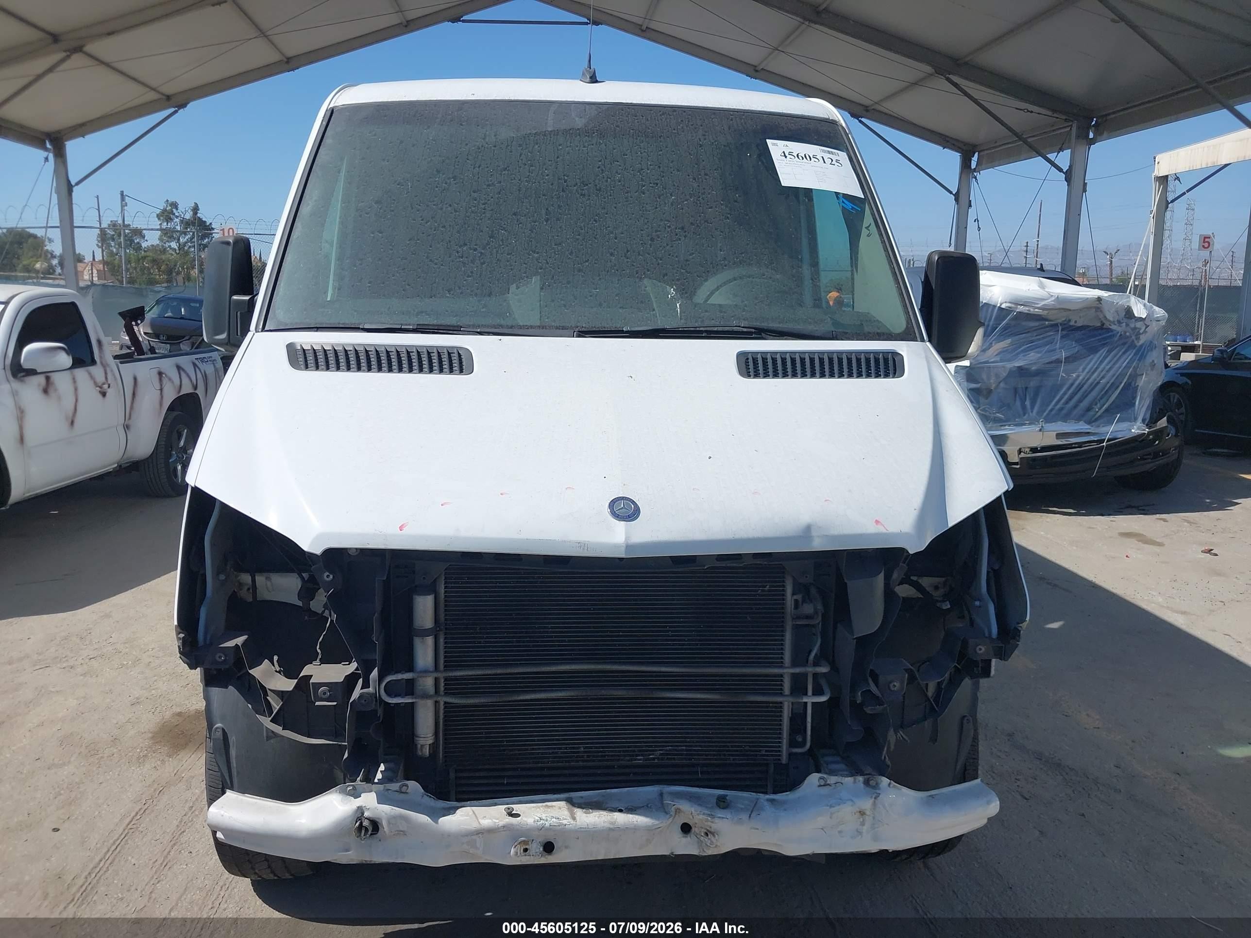 2014 Mercedes-benz Sprinter 2500 Normal Roof White vin: WD3PE7CC1E5832899