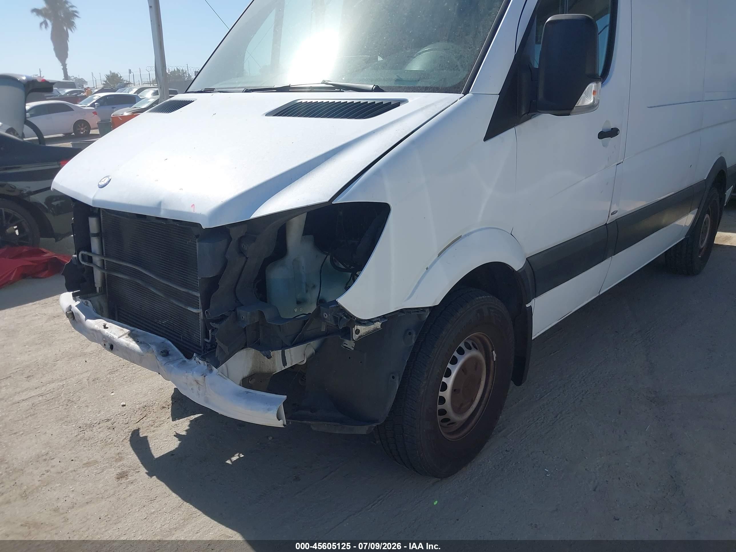 2014 Mercedes-benz Sprinter 2500 Normal Roof White vin: WD3PE7CC1E5832899