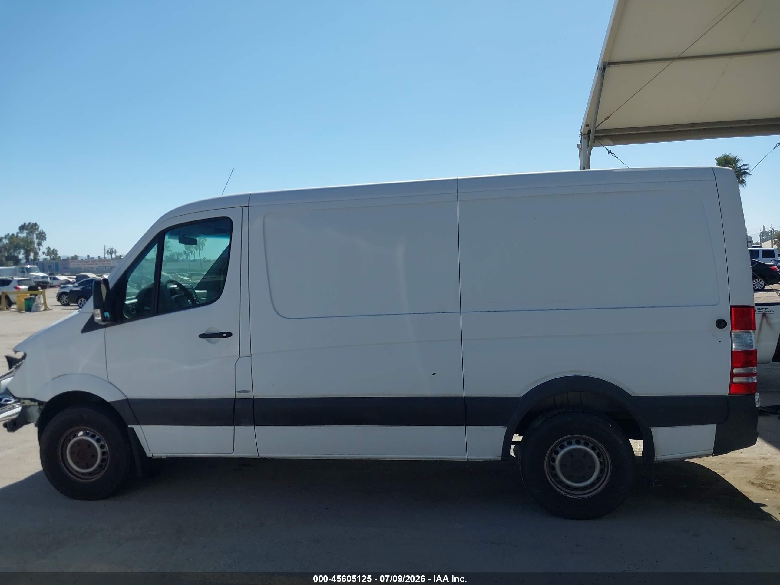 2014 Mercedes-benz Sprinter 2500 Normal Roof White vin: WD3PE7CC1E5832899