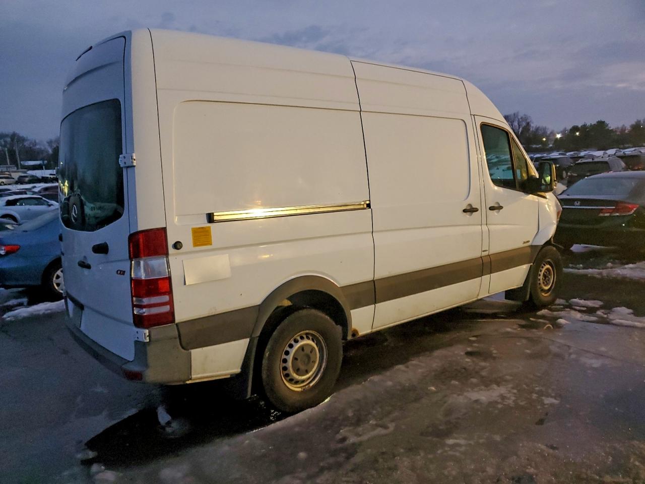 2010 Mercedes-benz Sprinter 2500 White vin: WD3PE7CC3A5423538
