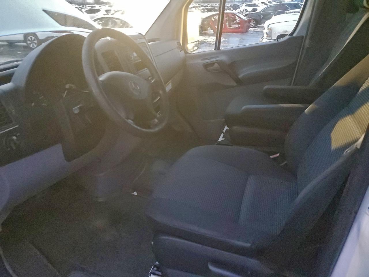 2010 Mercedes-benz Sprinter 2500 White vin: WD3PE7CC3A5423538