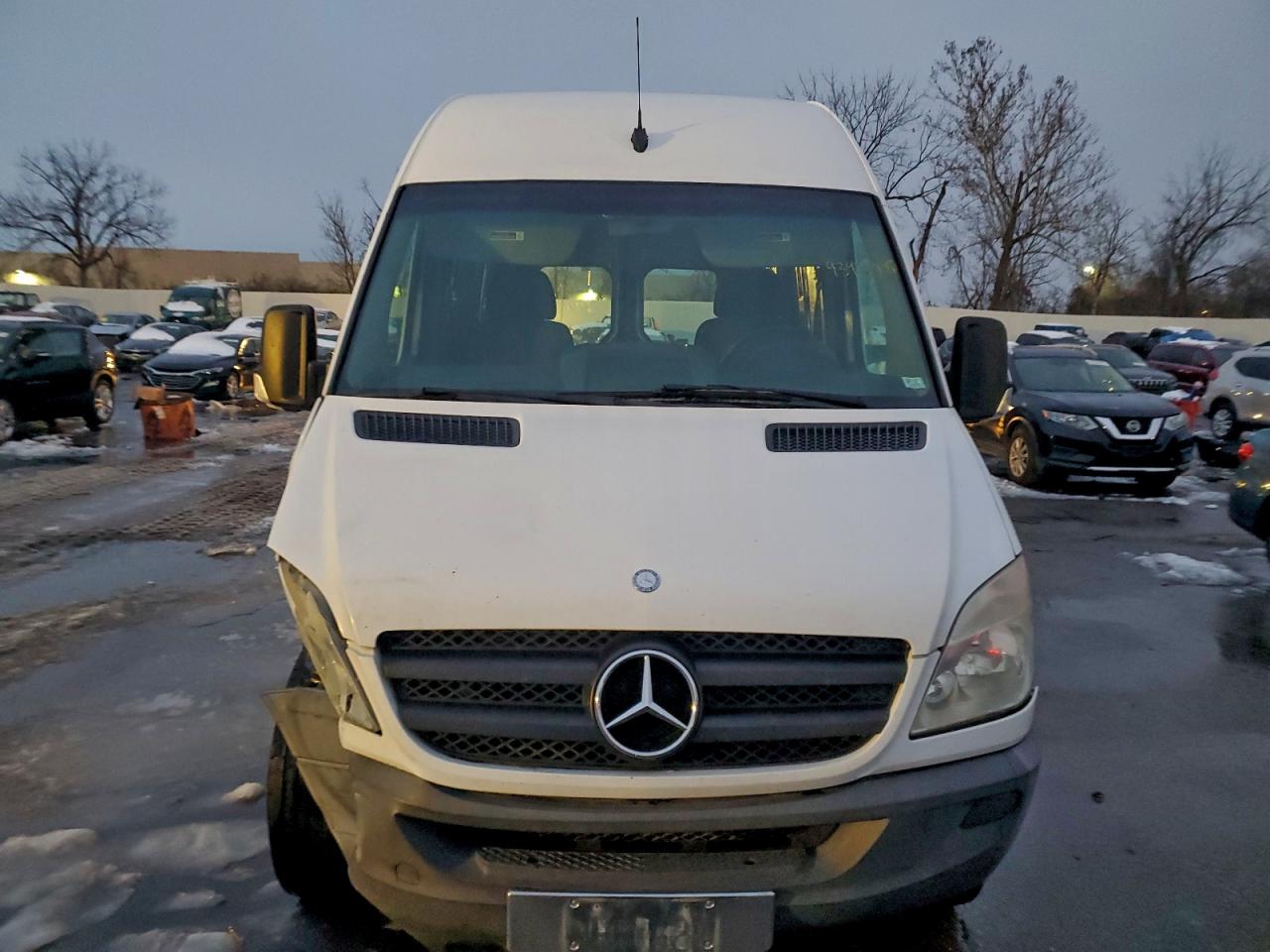 2010 Mercedes-benz Sprinter 2500 White vin: WD3PE7CC3A5423538