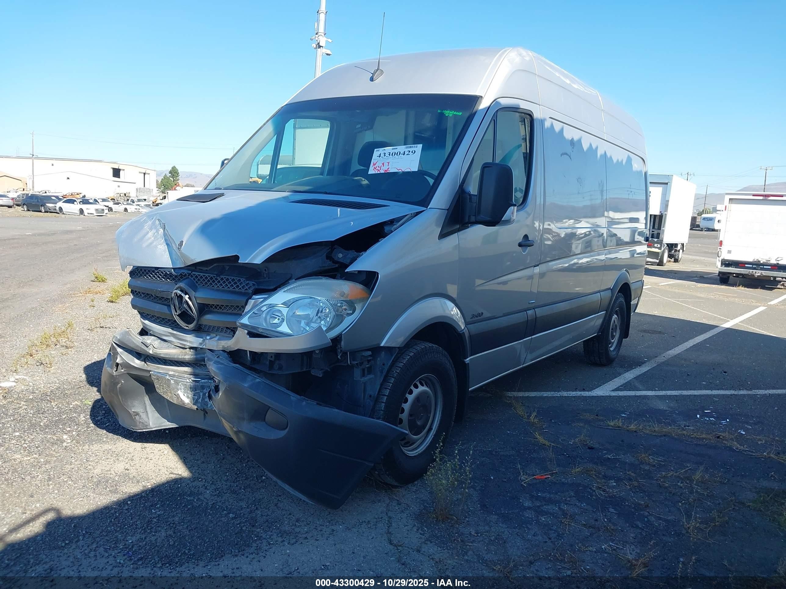 2010 Mercedes-benz Sprinter Van 2500   Silver vin: WD3PE7CC3A5479544