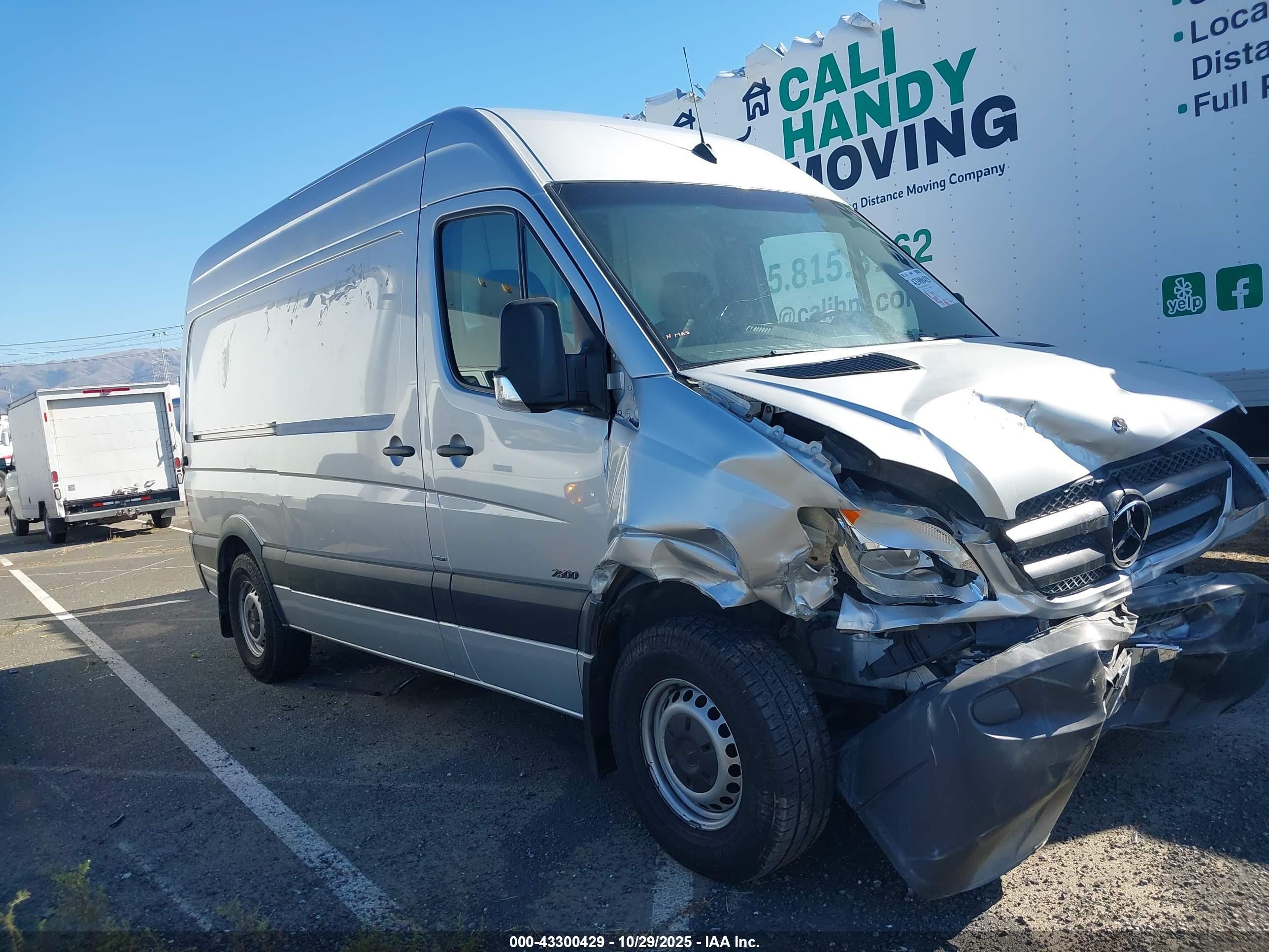 2010 Mercedes-benz Sprinter Van 2500   Silver vin: WD3PE7CC3A5479544