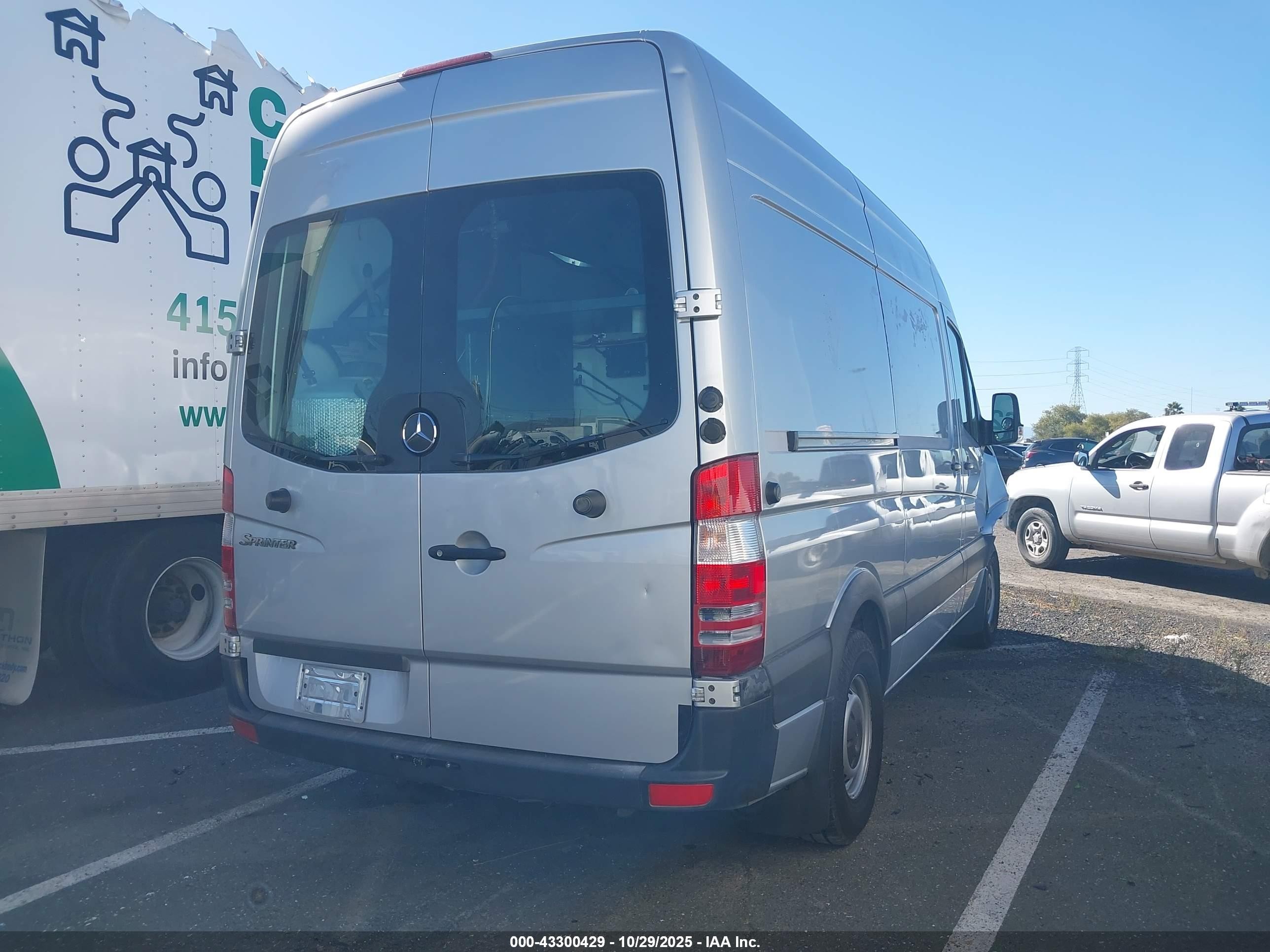 2010 Mercedes-benz Sprinter Van 2500   Silver vin: WD3PE7CC3A5479544