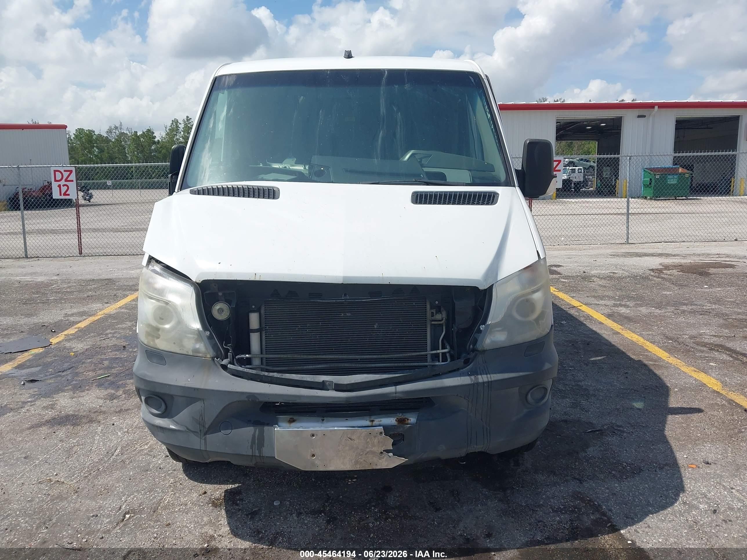 2014 Mercedes-benz Sprinter 2500 Normal Roof White vin: WD3PE7CC3E5842785