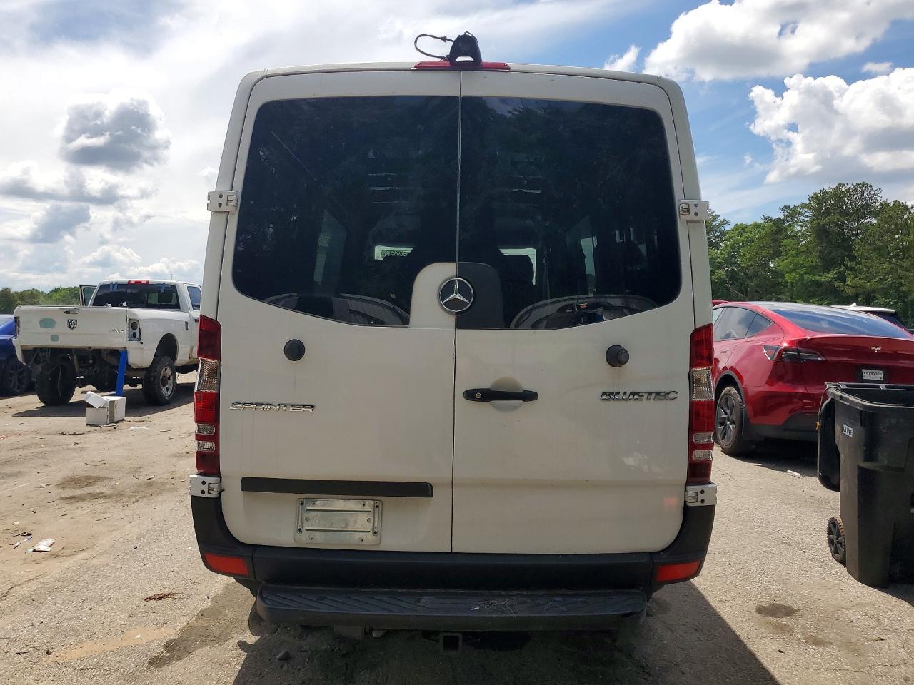 2015 Mercedes-benz Sprinter 2500 Белый vin: WD3PE7CC3F5956903