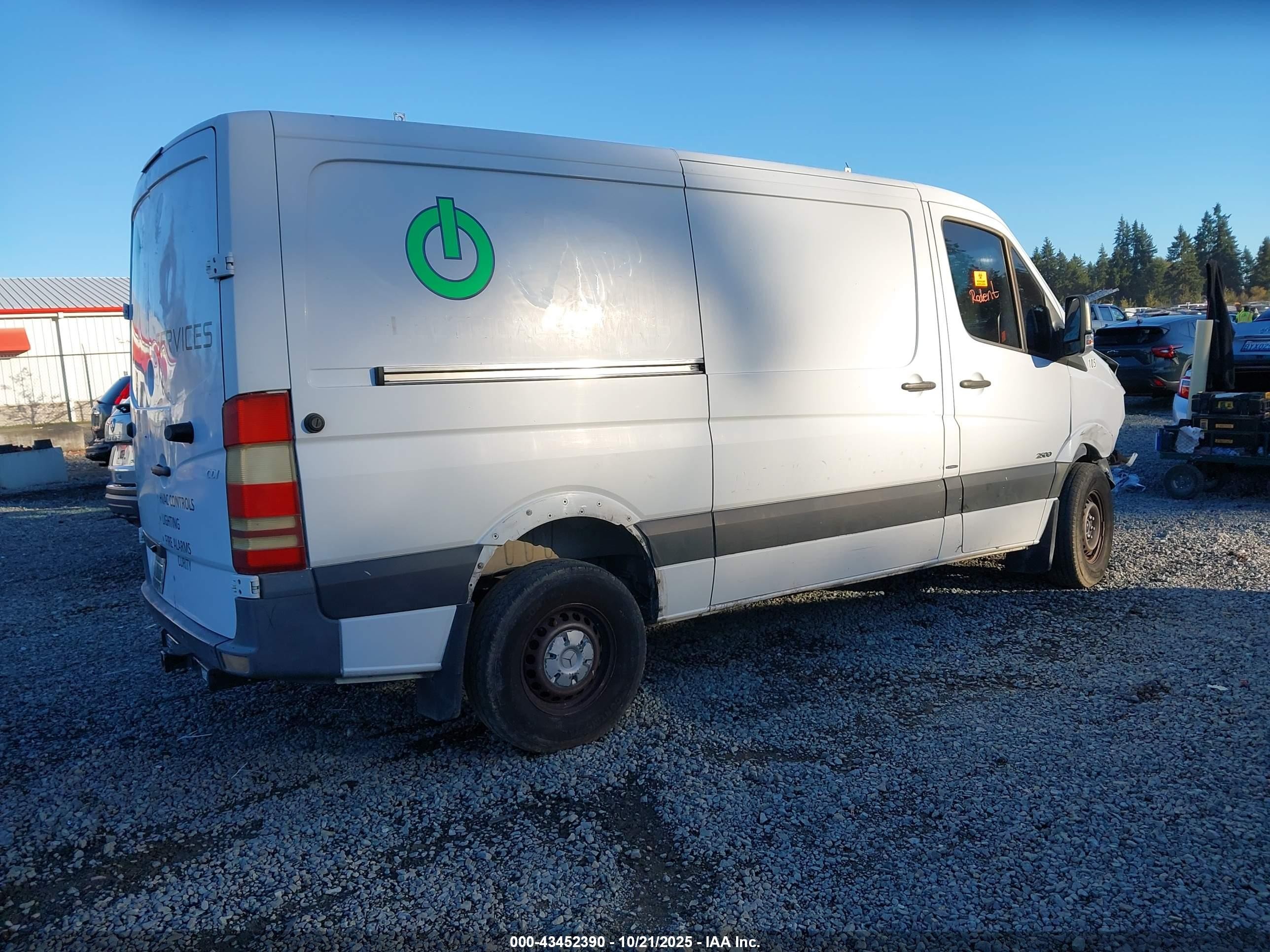 2010 Mercedes-benz Sprinter Van 2500   White vin: WD3PE7CC5A5465807